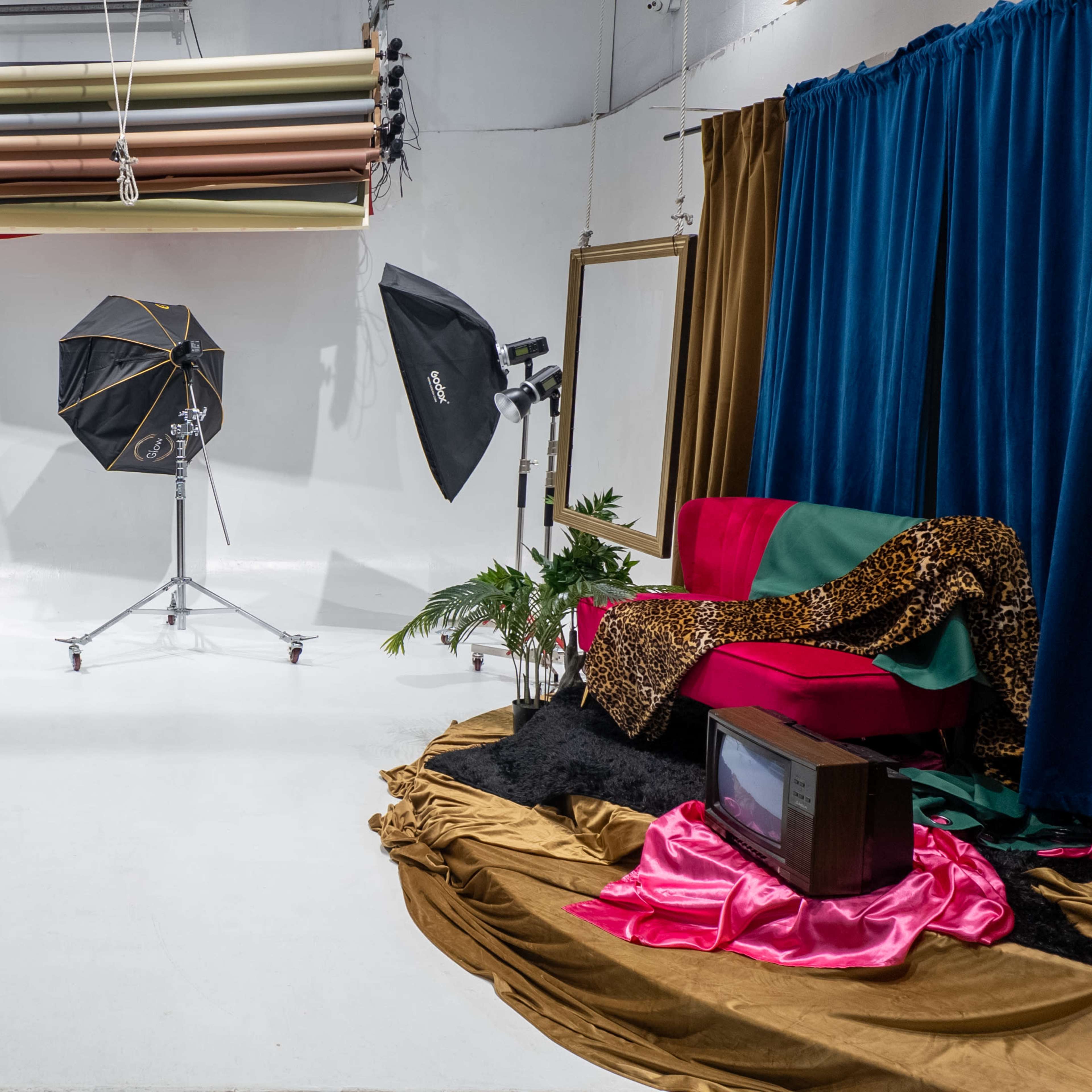 Fort Lauderdale Photo Studio with Free Props Image in North Fort Lauderdale, Fort Lauderdale, FL