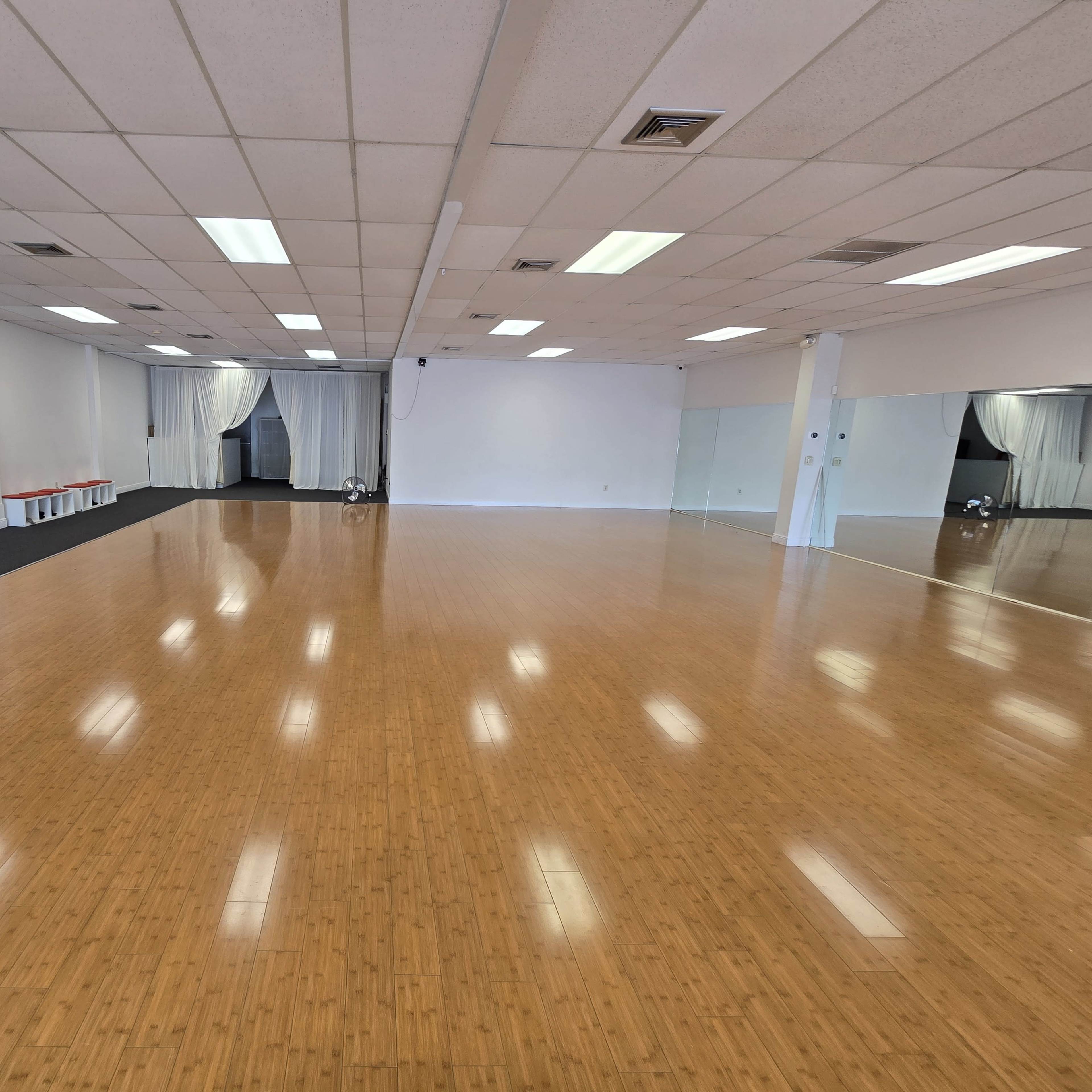 Beautiful Studio/ Ballroom with roomy dance space Image in Sunrise, Sunrise, FL