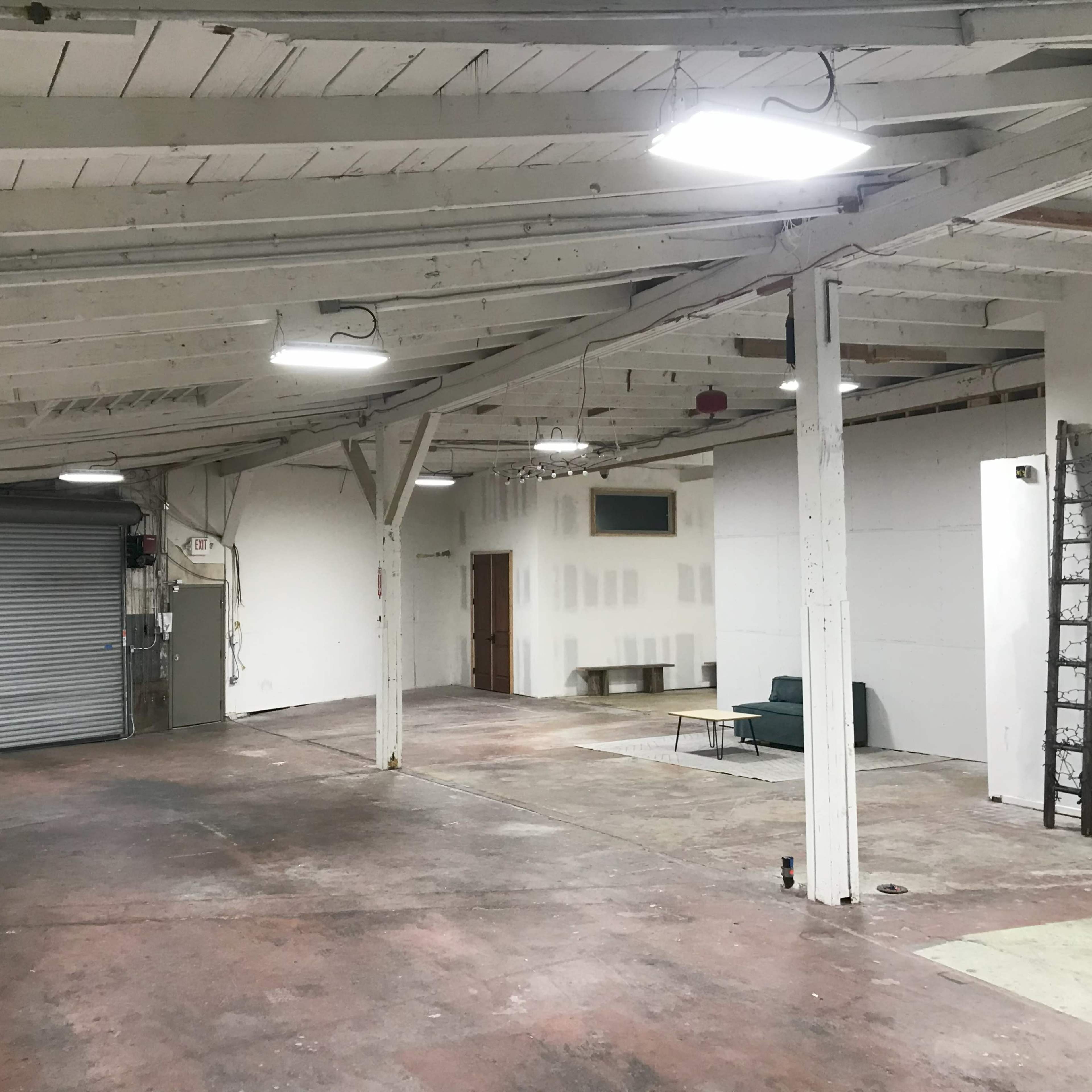 Conveniently Located Warehouse with Wood Beam Ceiling Image in Shafter, Oakland, CA