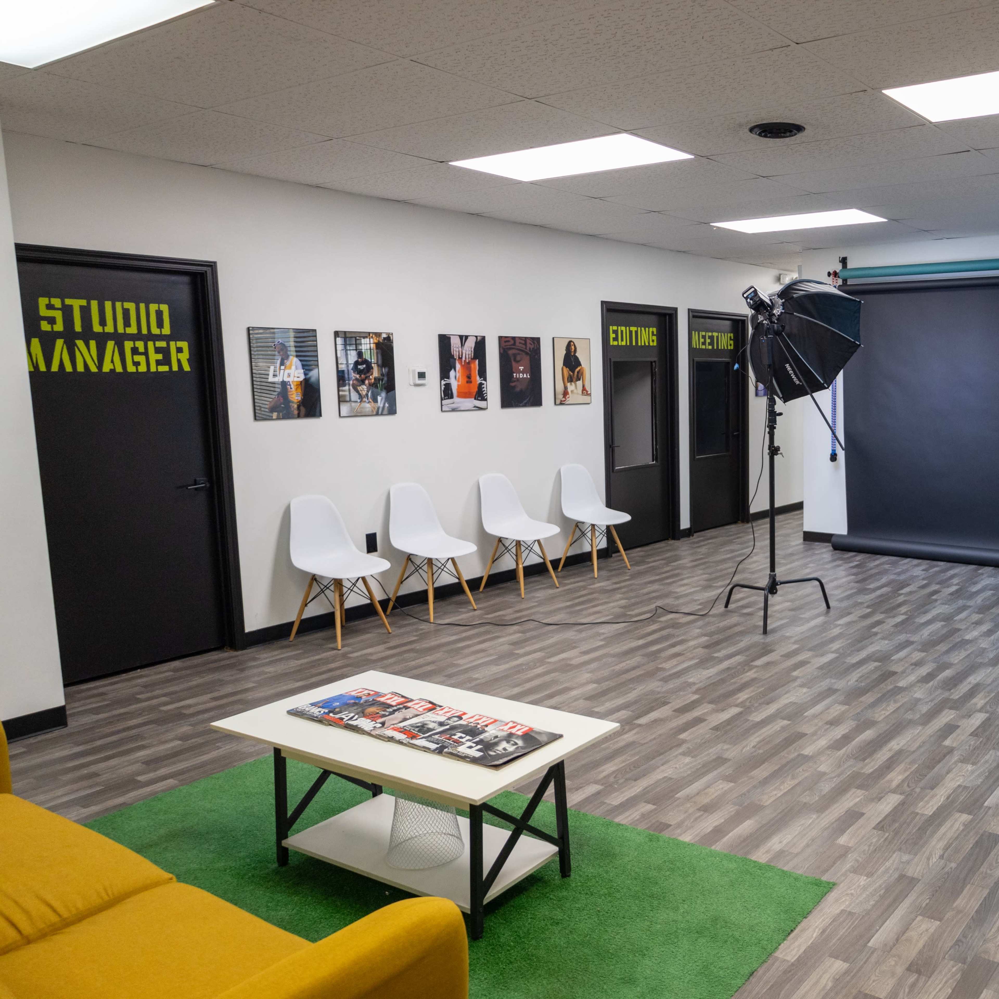Modern Creative Studio on Cleveland Westside – STUDIO A Backdrops, Pro Lighting & More! Image in Brooklyn Heights, Cleveland, OH