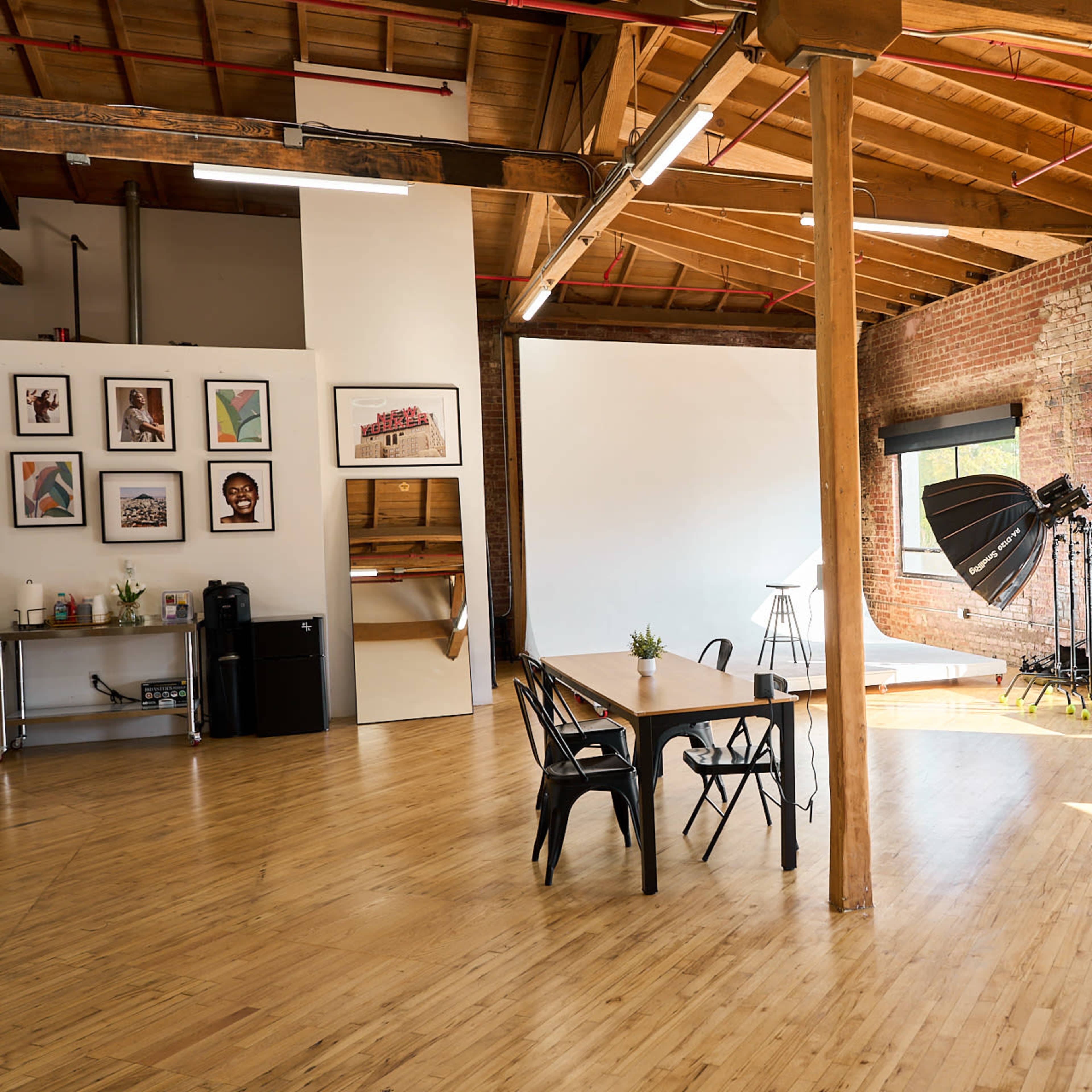 Spacious Arts District Studio perfect for Photo Shoots, Productions, Meetings & Intimate Events Image in Downtown Los Angeles, Los Angeles, CA