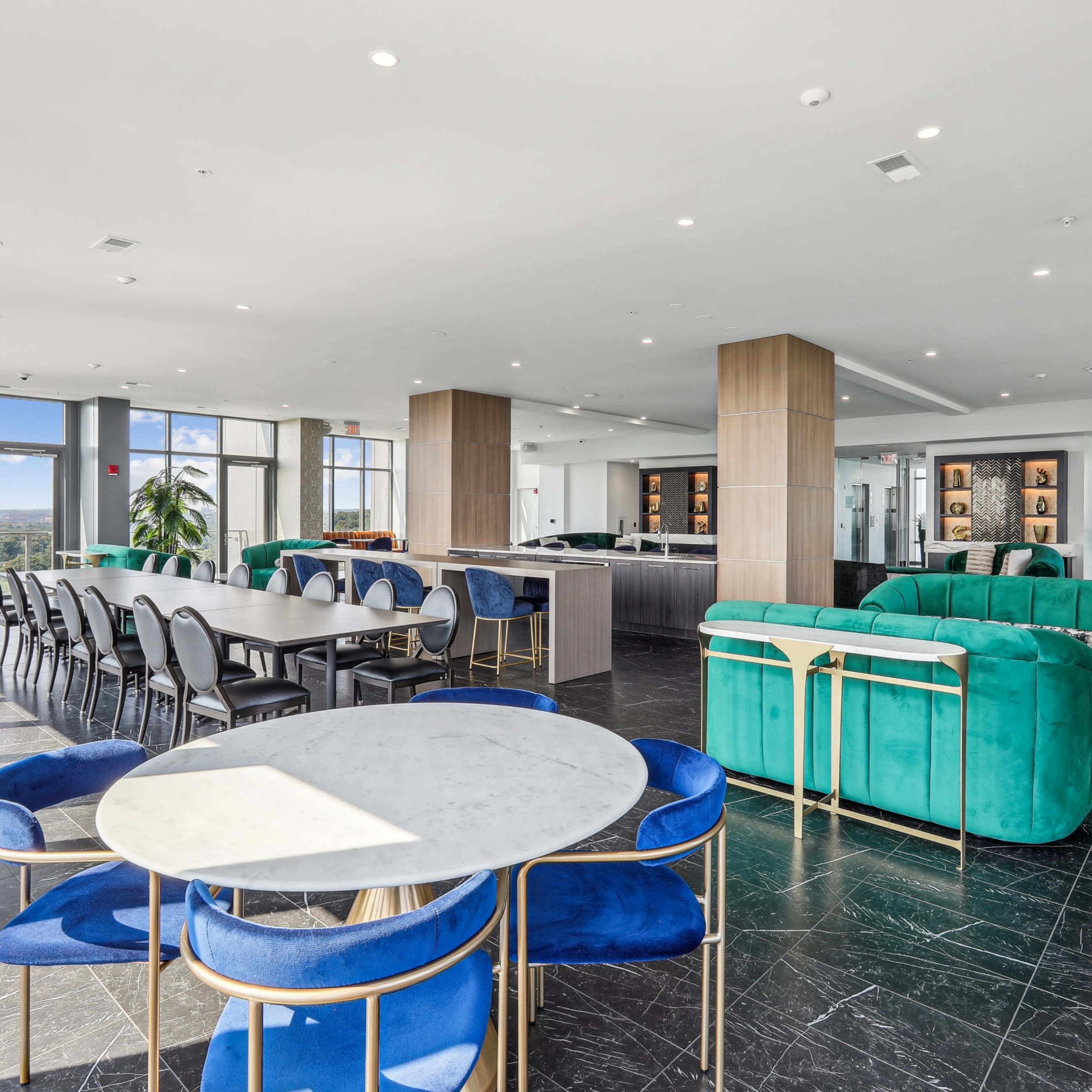 Spacious Sky Lounge with Sweeping Views of DC, Alexandria and MD Image in Del Ray, Alexandria, VA
