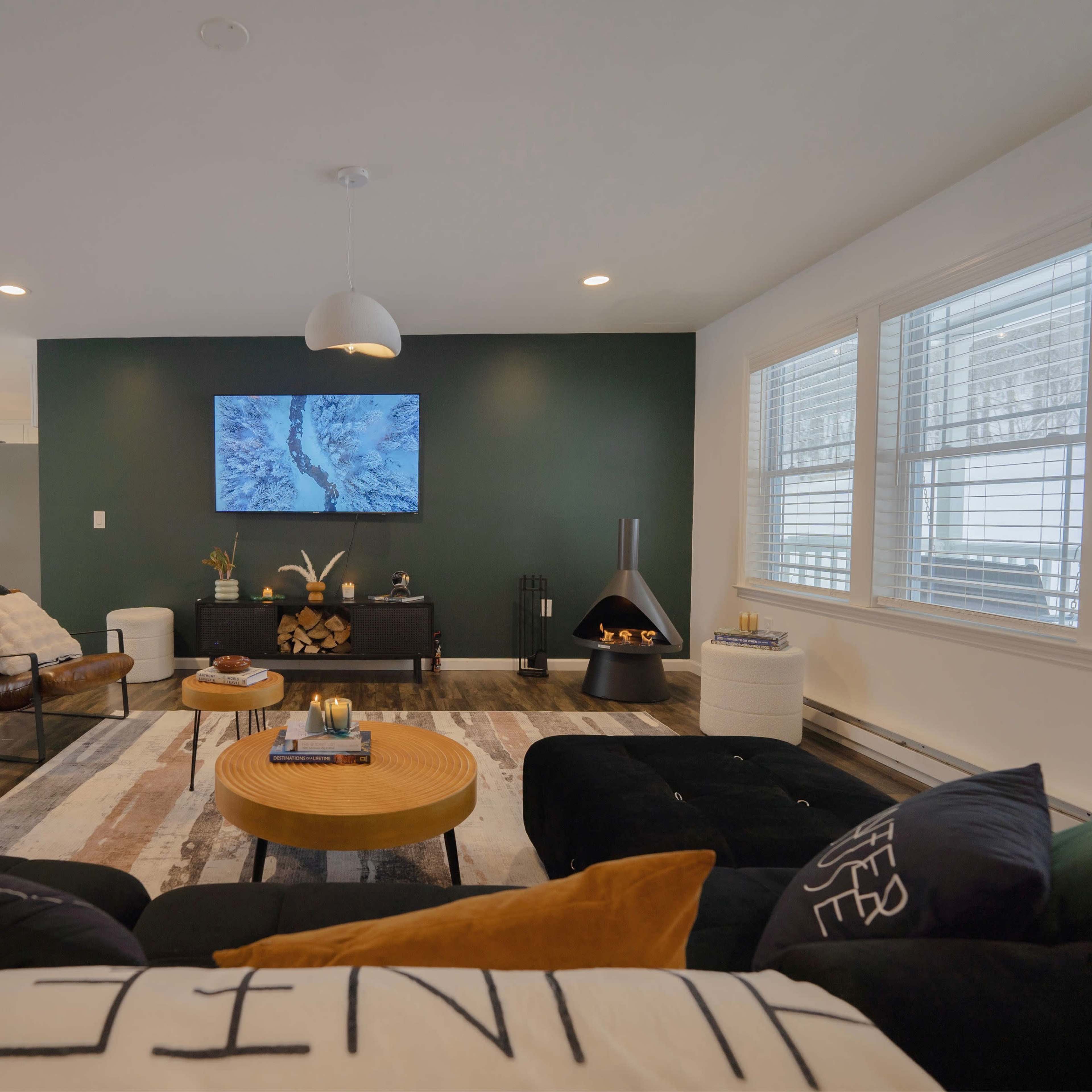 Mid-Century Modern Mountain Retreat Image in Neversink, Parksville, NY
