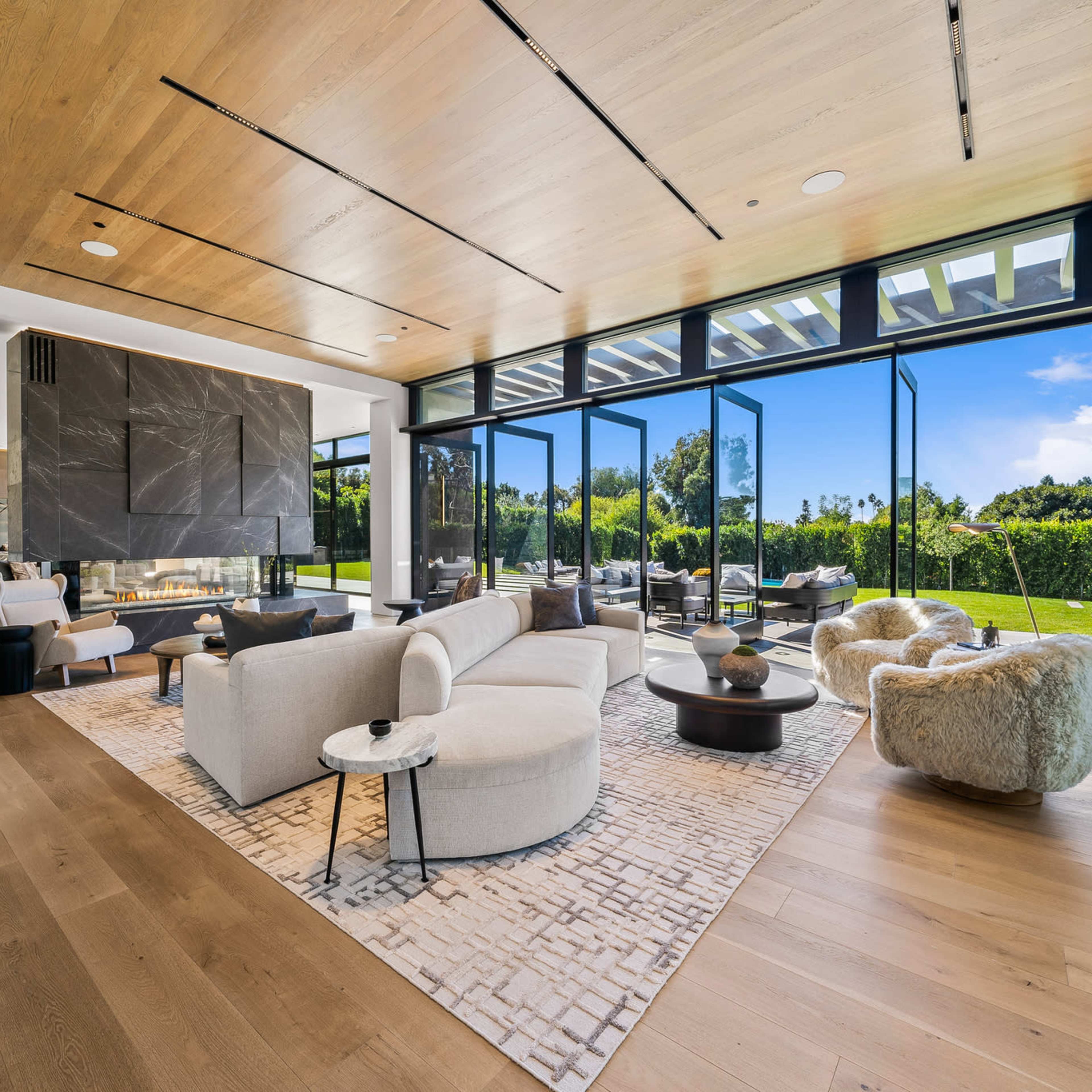 Forza Modern - Suburban High Tech Estate Image in Beverly Glen, Los Angeles, CA