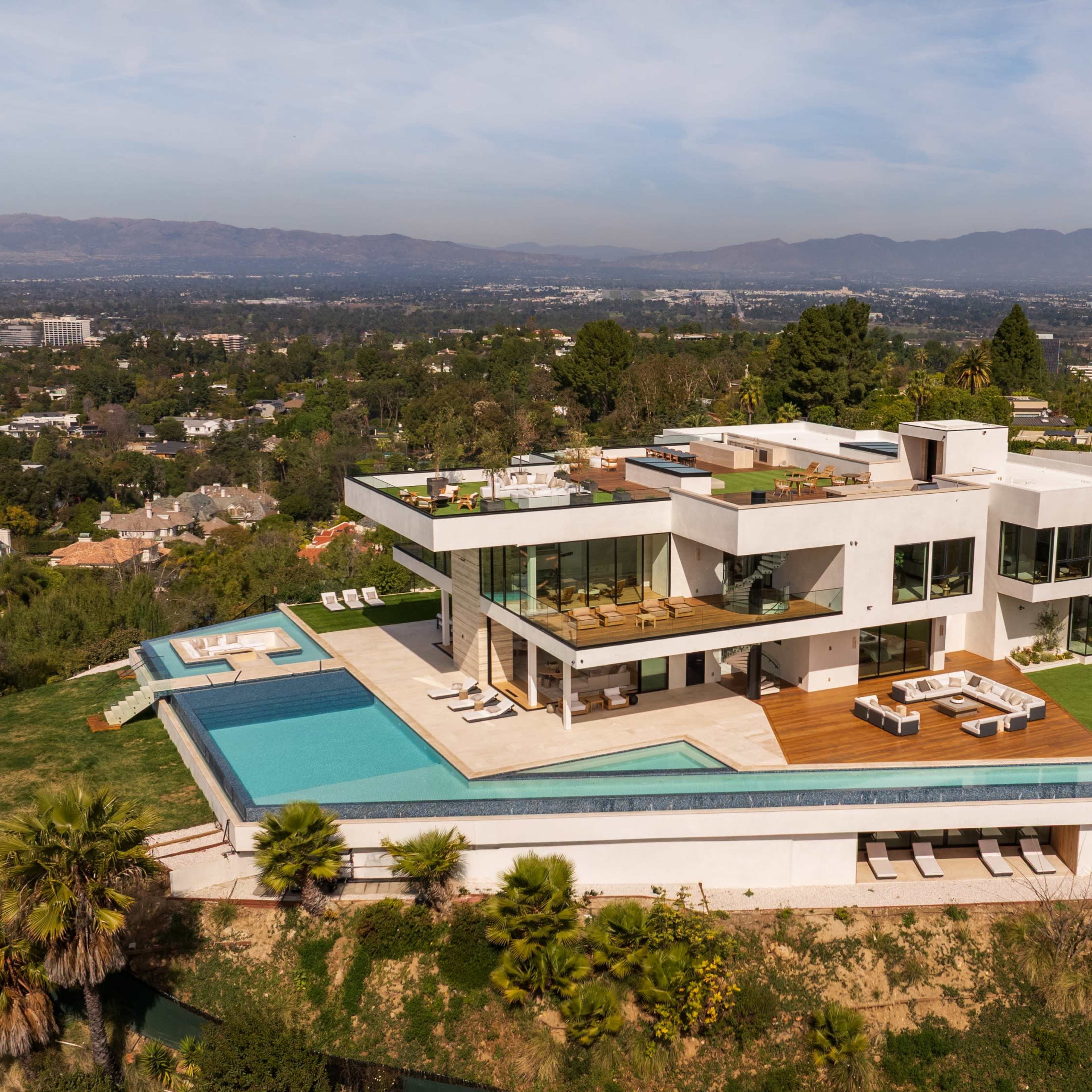 ROYAL OAK MODERN SKYLINE OASIS Image in Encino, Los Angeles, CA