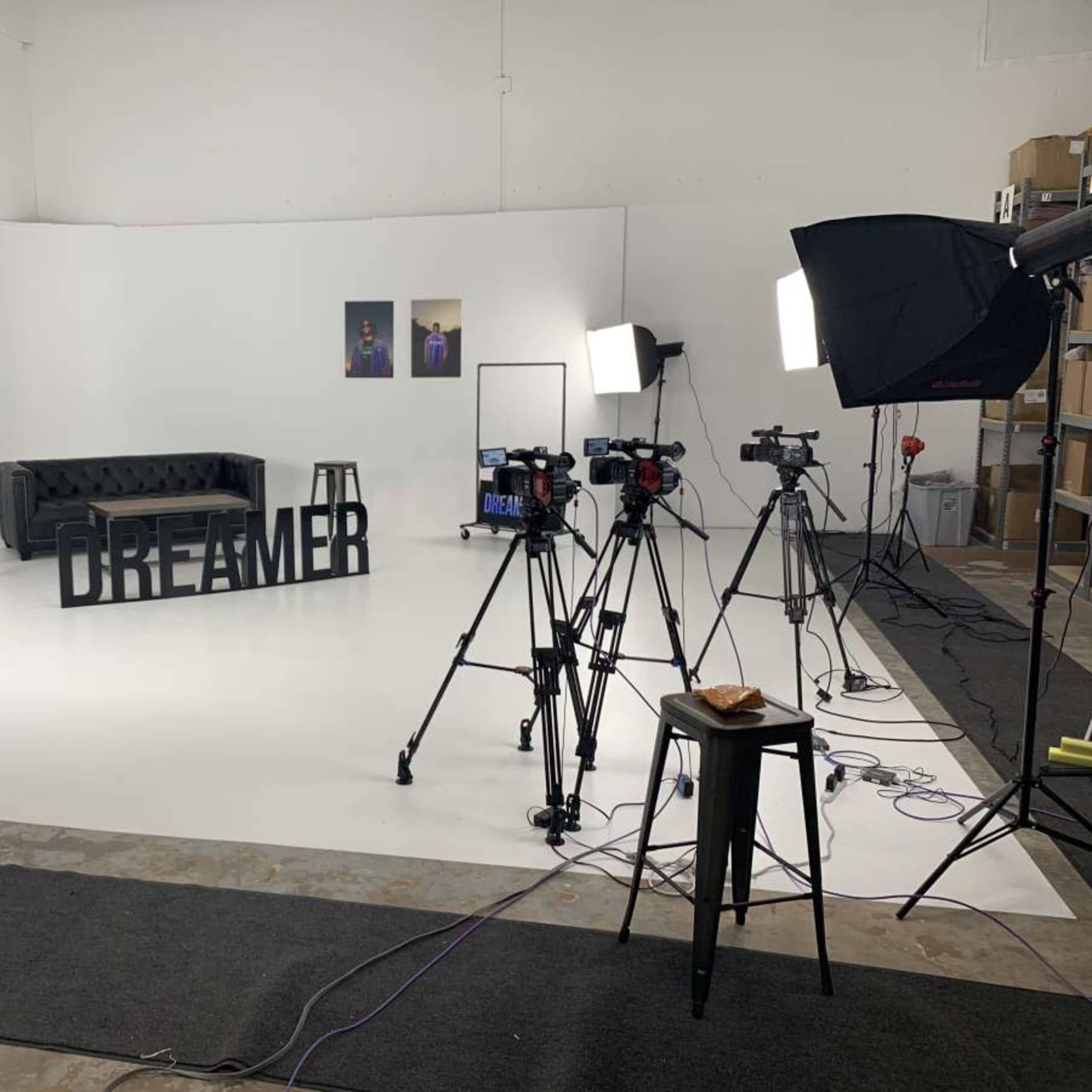 Minimalist 25x25 Cyc Wall Studio – Perfect for Photo & Video Image in Addison, Addison, TX
