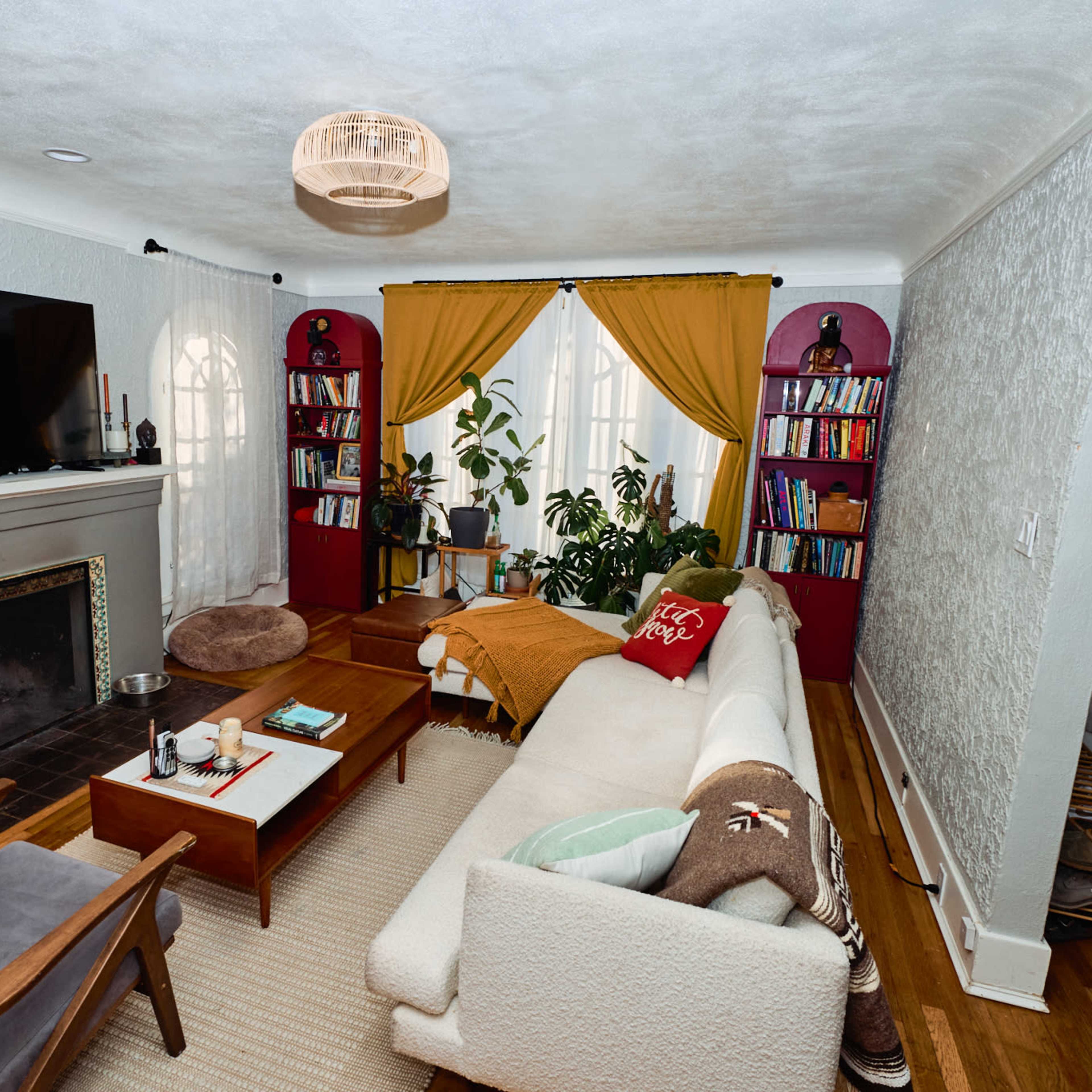 unique historical house with modern touches. Image in Silver Hill, Albuquerque, NM