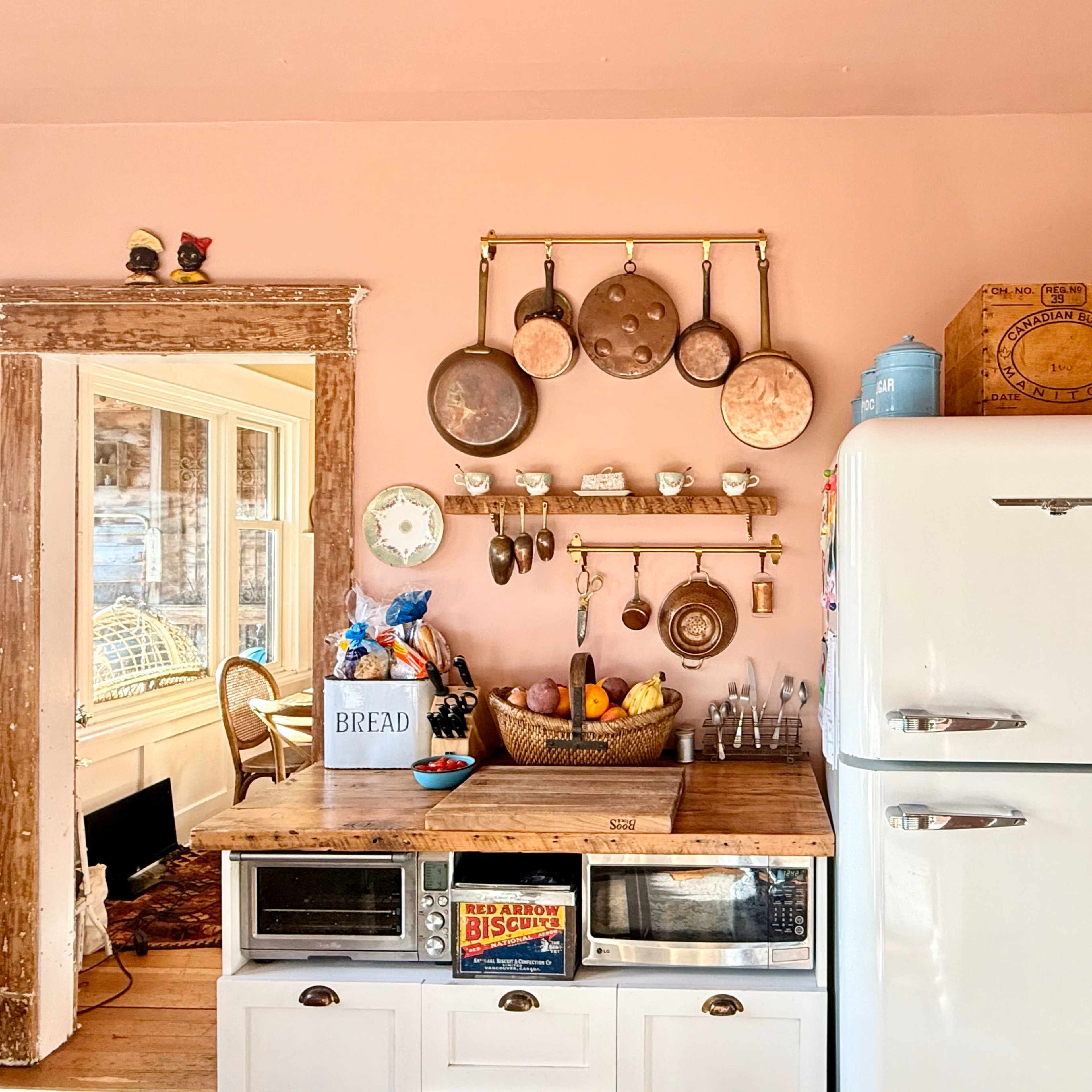 Cool, Comfortable, Vintage Home. Image in East Vancouver, Vancouver, BC