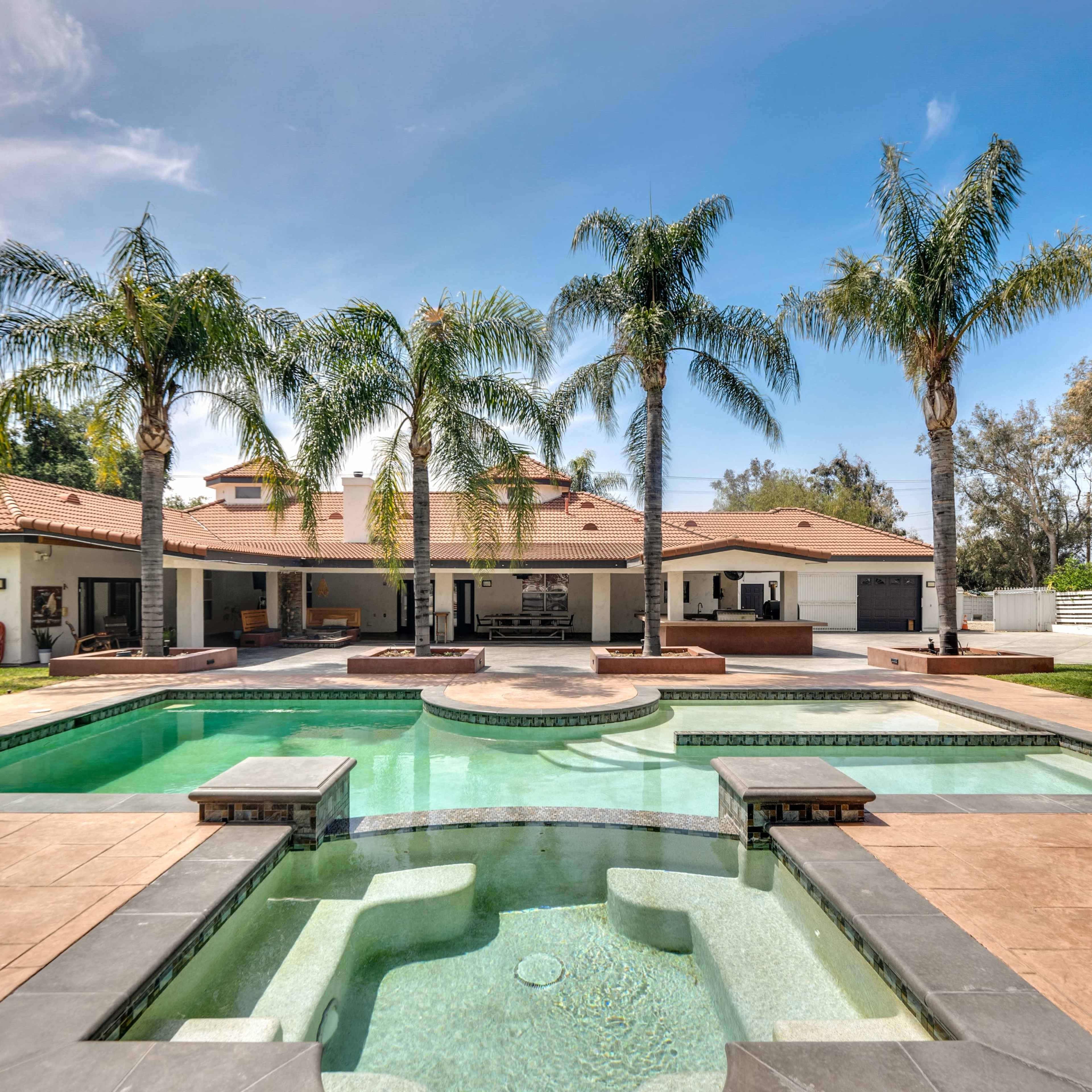 Beautiful secluded ranch style oasis- perfect backyard for parties Image in Sylmar, Los Angeles, CA