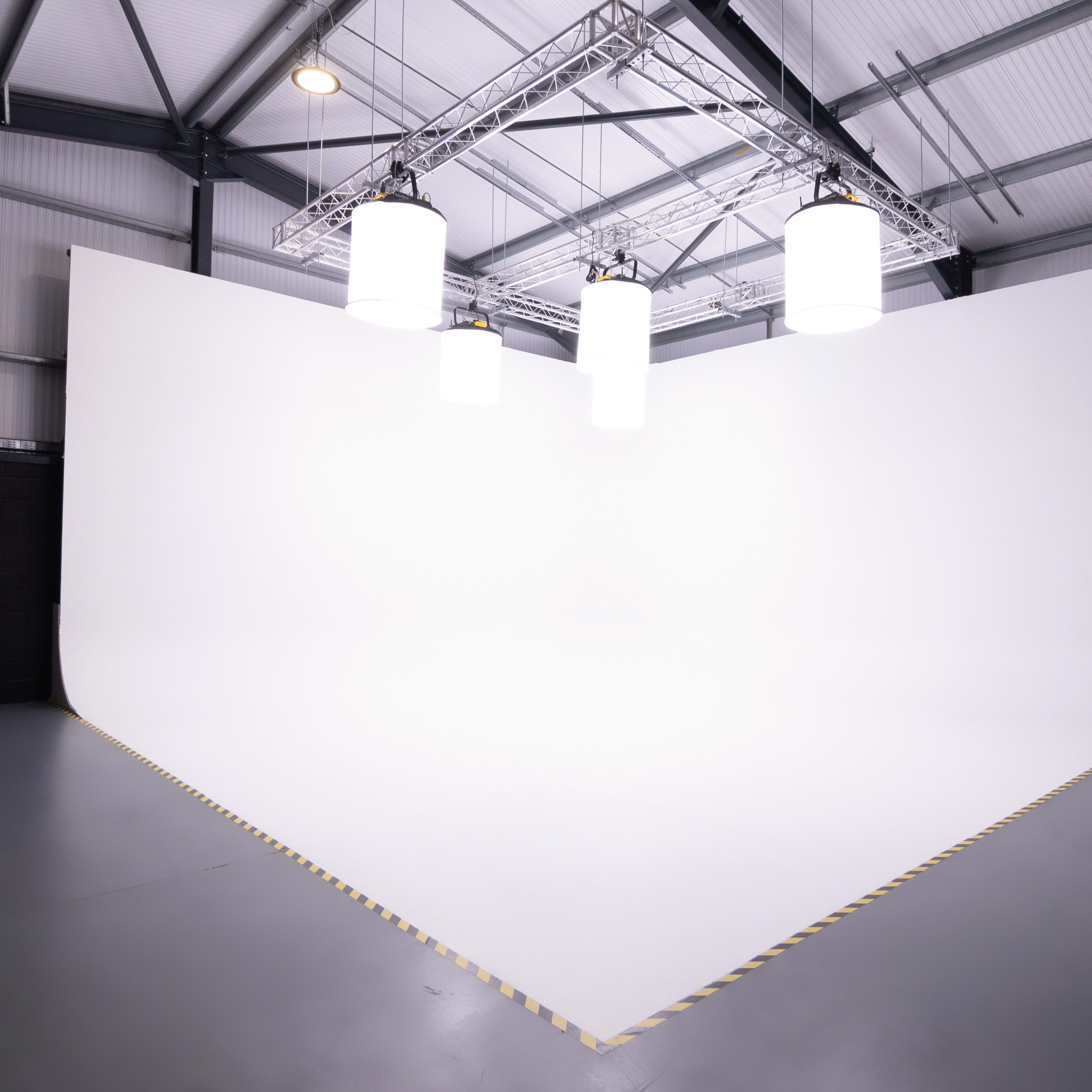 Grand White Infinity Cove Studio Image in Kinoulton, Nottingham, England