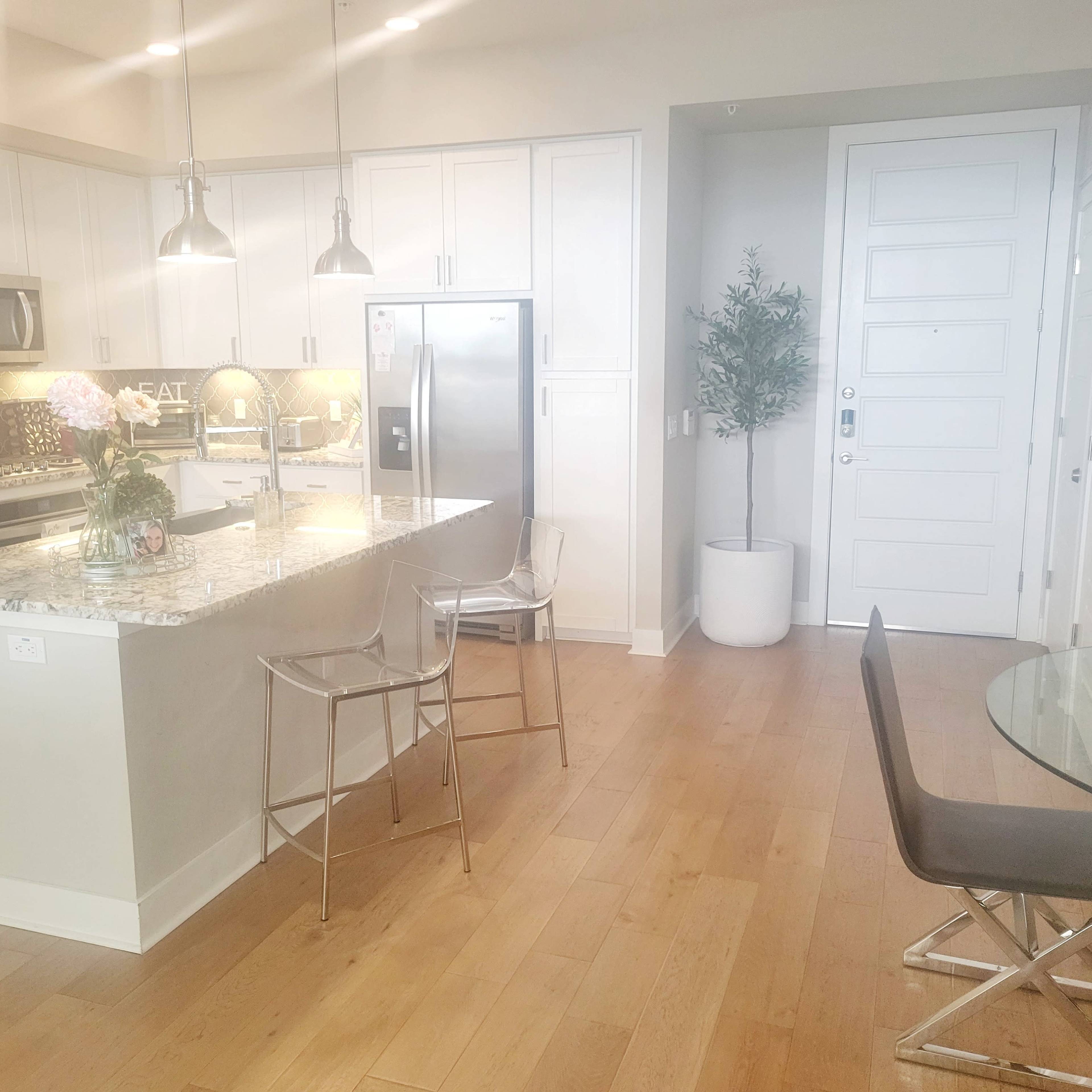 Luxurious, Modern Kitchen &/or Office Space + Pool Image in Desert View Village, Phoenix, AZ