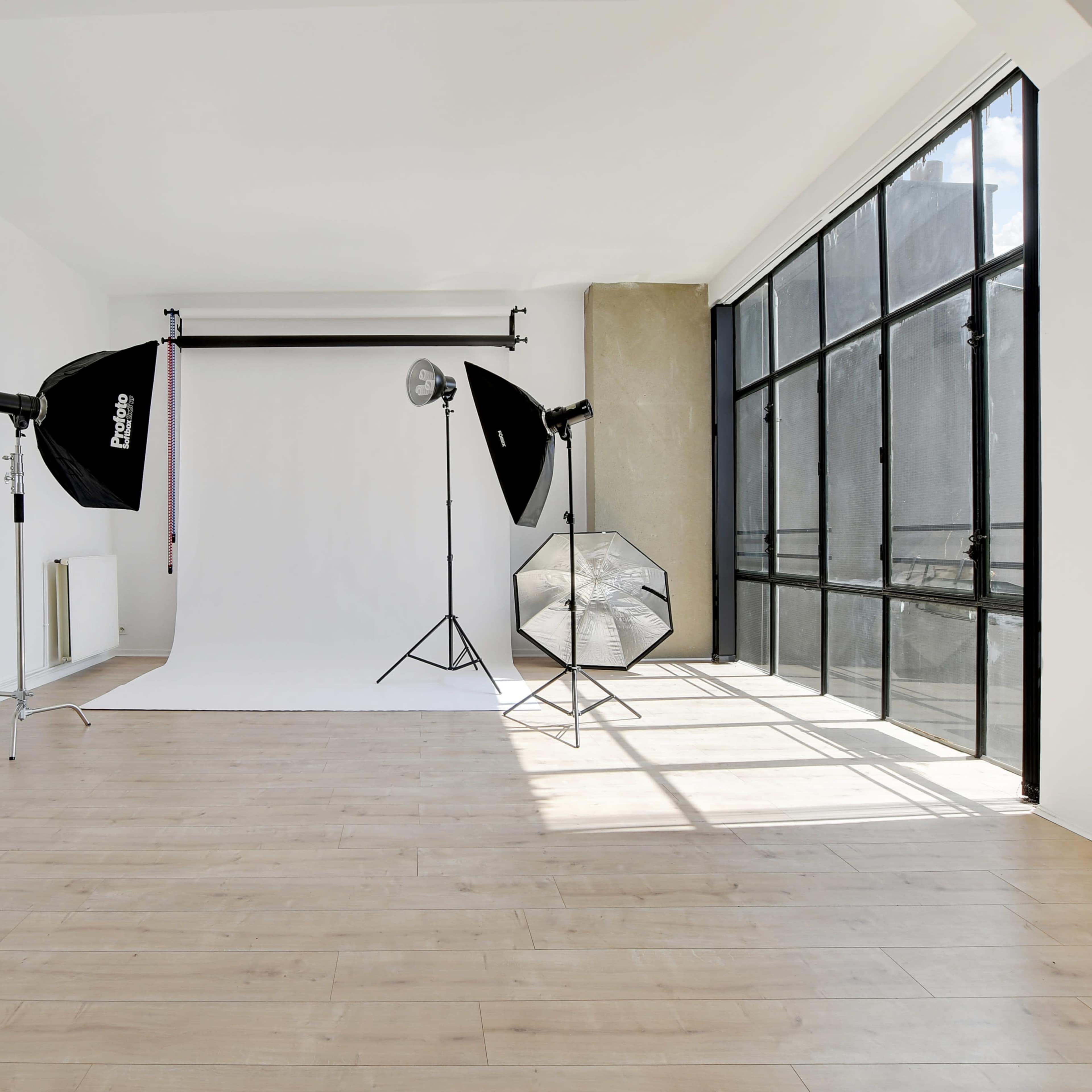 DAYLIGHT STUDIO Image dans Hôpital-Saint-Louis, Paris, Île-de-France