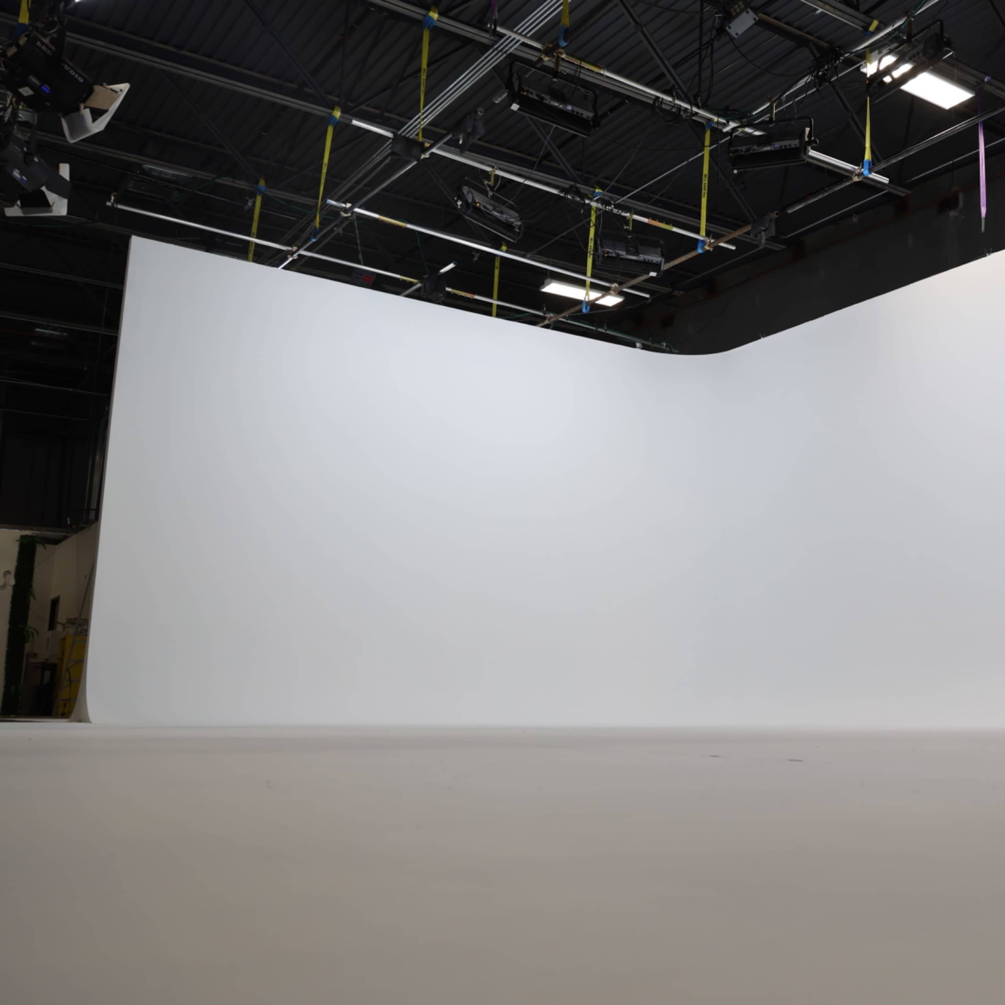 Film and photo Studio with large cyclorama wall Image in Mesa, Mesa, AZ