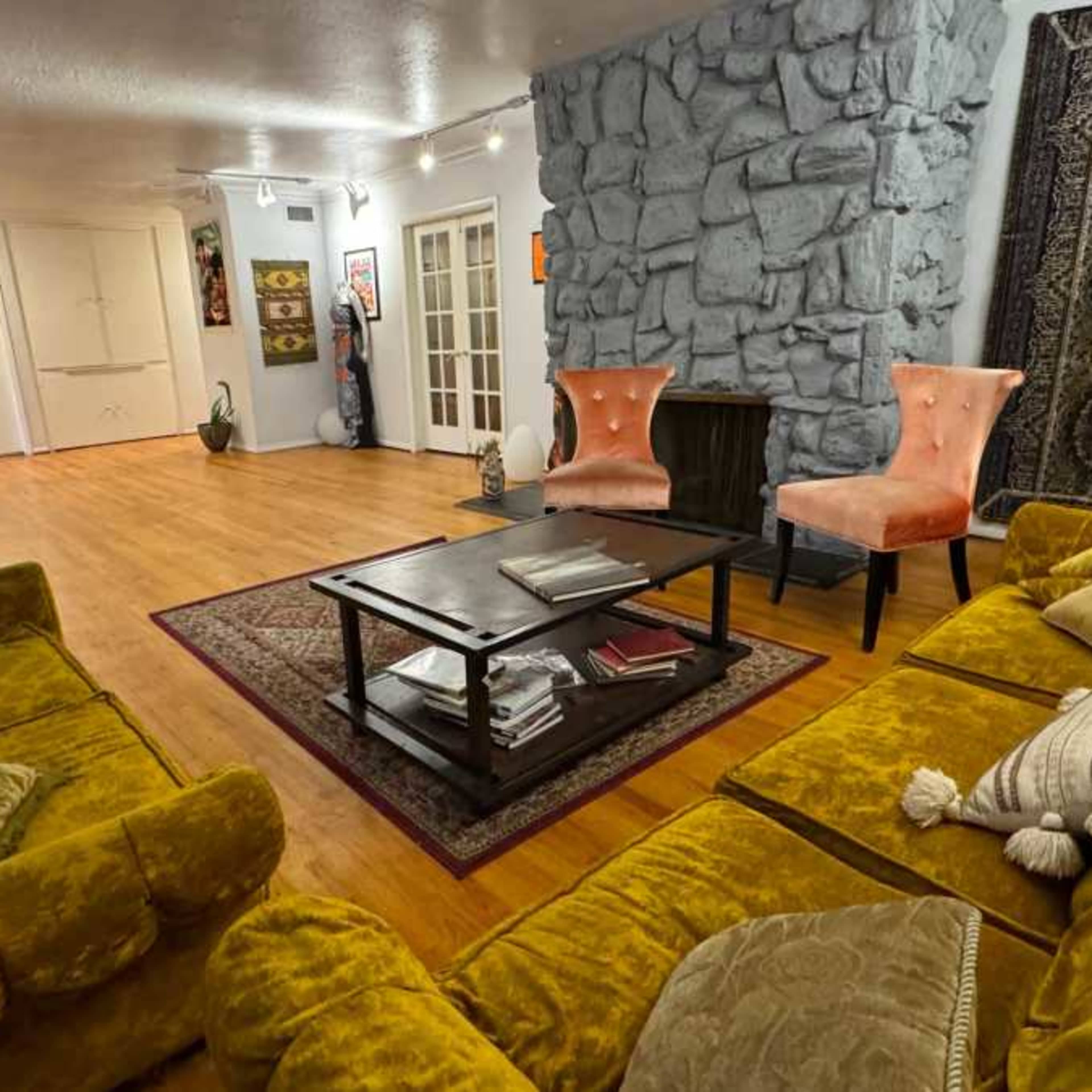 Artsy House in Sherman Oaks Image in Sherman Oaks, Los Angeles, CA
