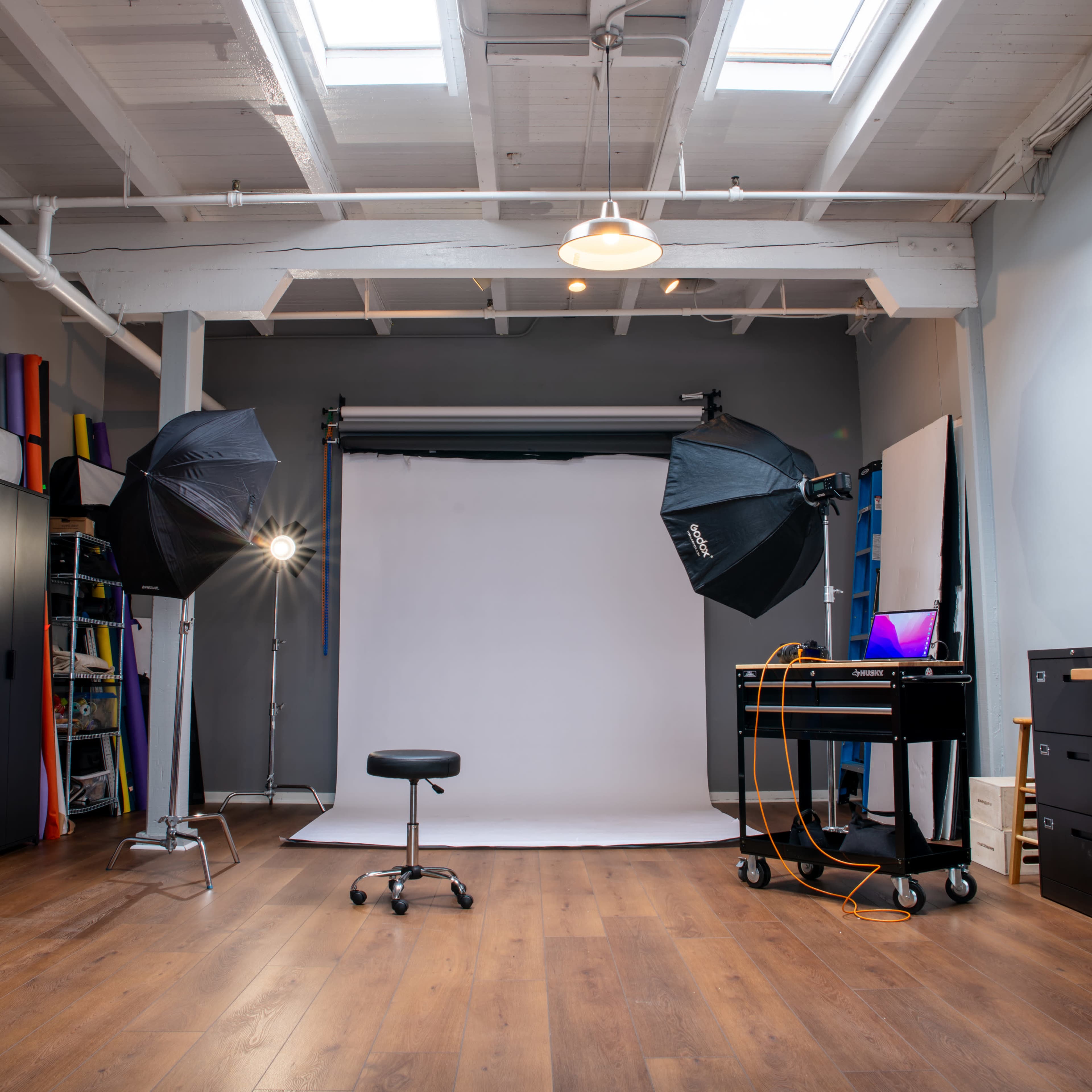 Fully equiped Editorial Photography/Video Studio with Lots of Natural Light Image in Downtown Seattle, Seattle, WA