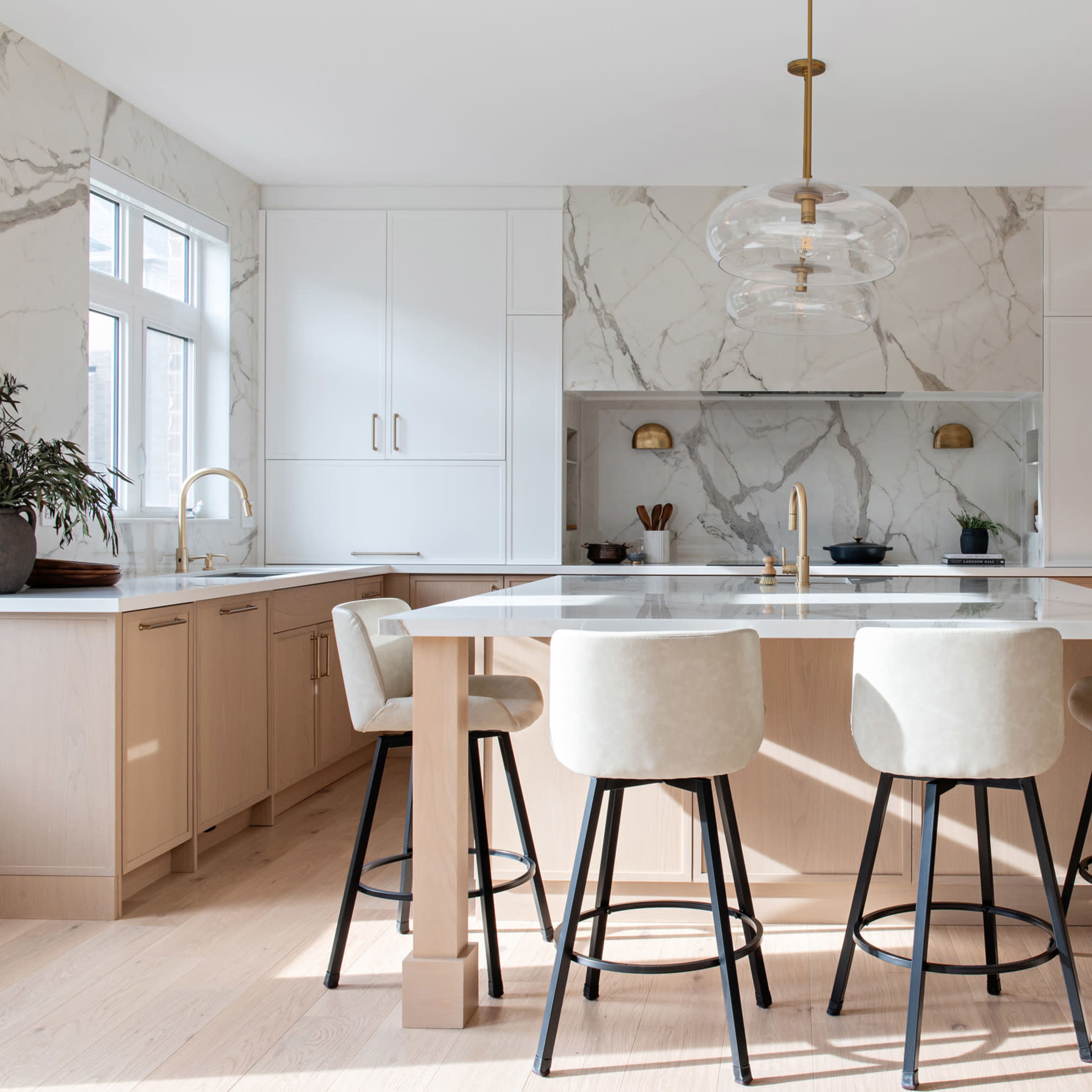 Luxury designer kitchen available for photoshoots and film in the GTA Image in East Gwillimbury, East Gwillimbury, ON