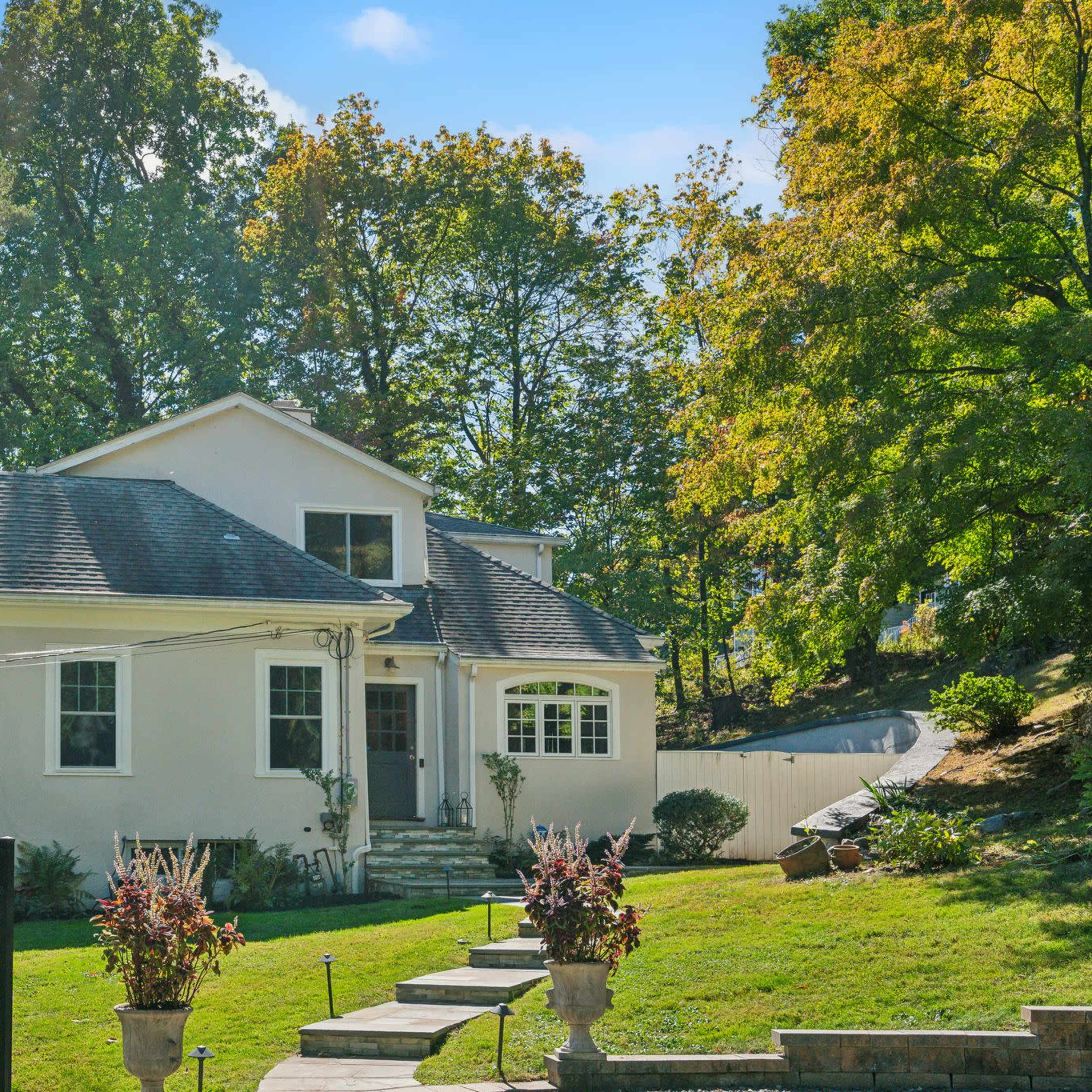 Nyack Hillside Haven with Hudson River Views Image in Orangetown, Nyack, NY