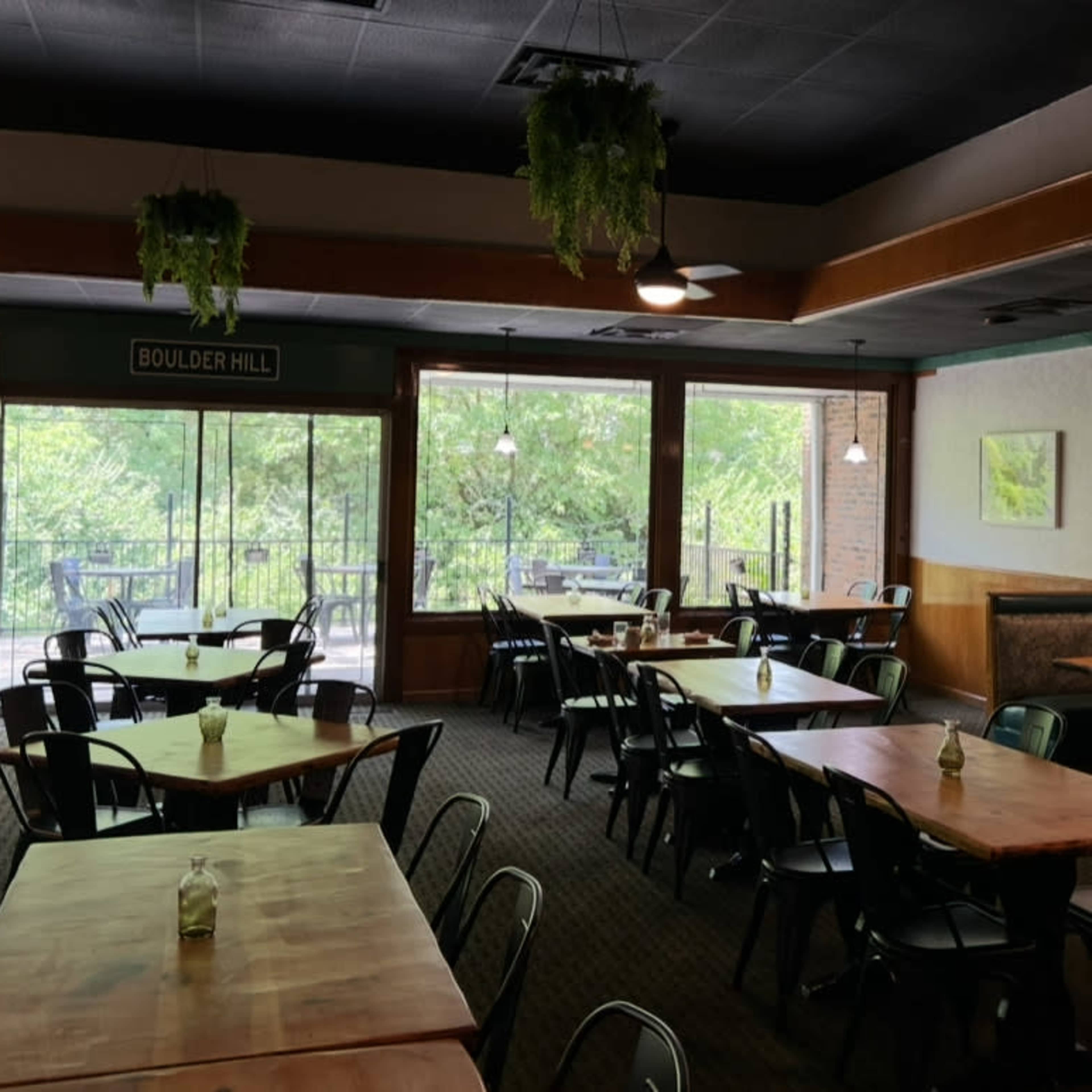 Traditional Cafe Diner with Private Patio Image in Oswego Township, Montgomery, IL