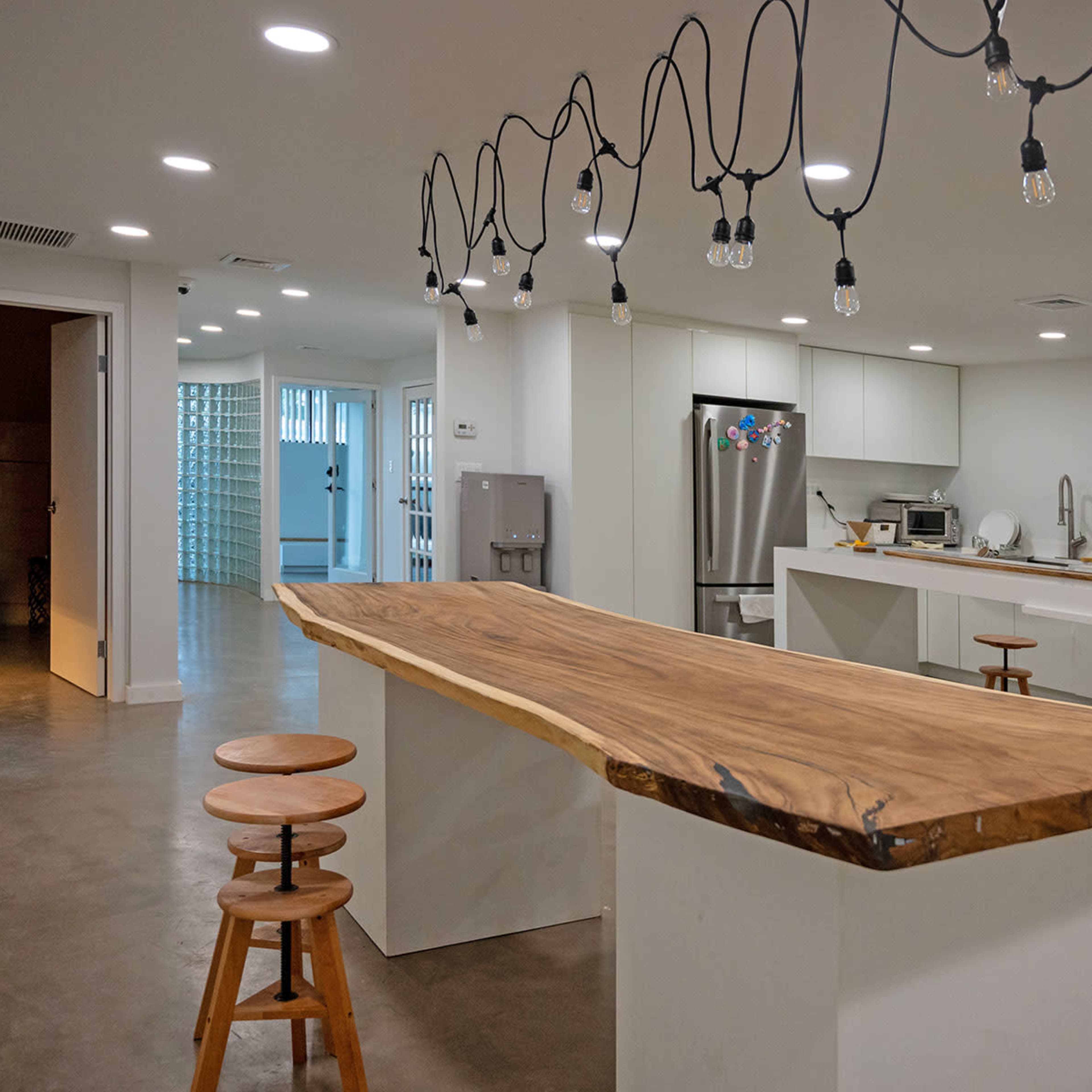 Modern luxury art studio with lounge area Image in North Hempstead, Carle Place, NY