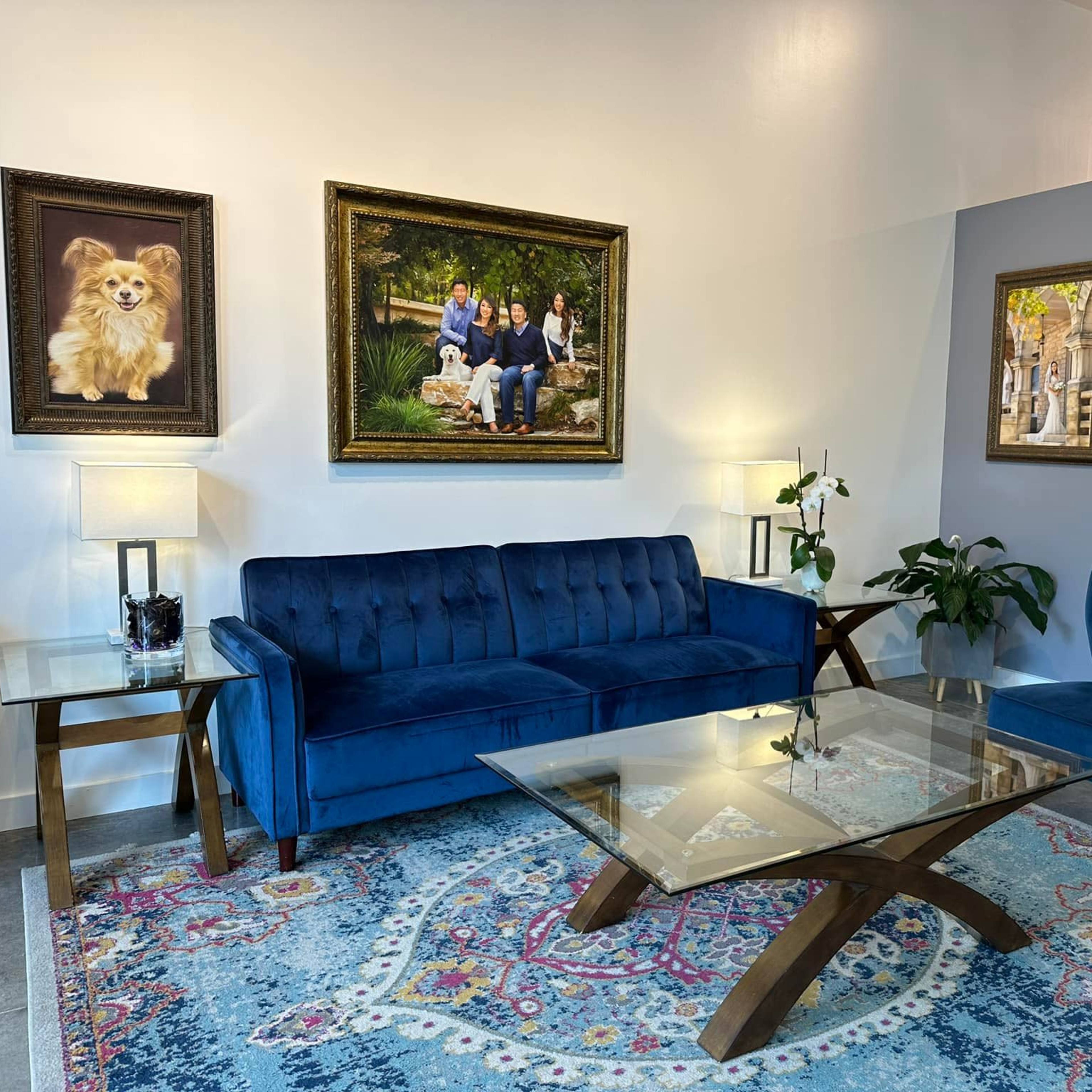2500 SF Portrait Studio Image in Hill Country Galleria, Bee Cave, TX