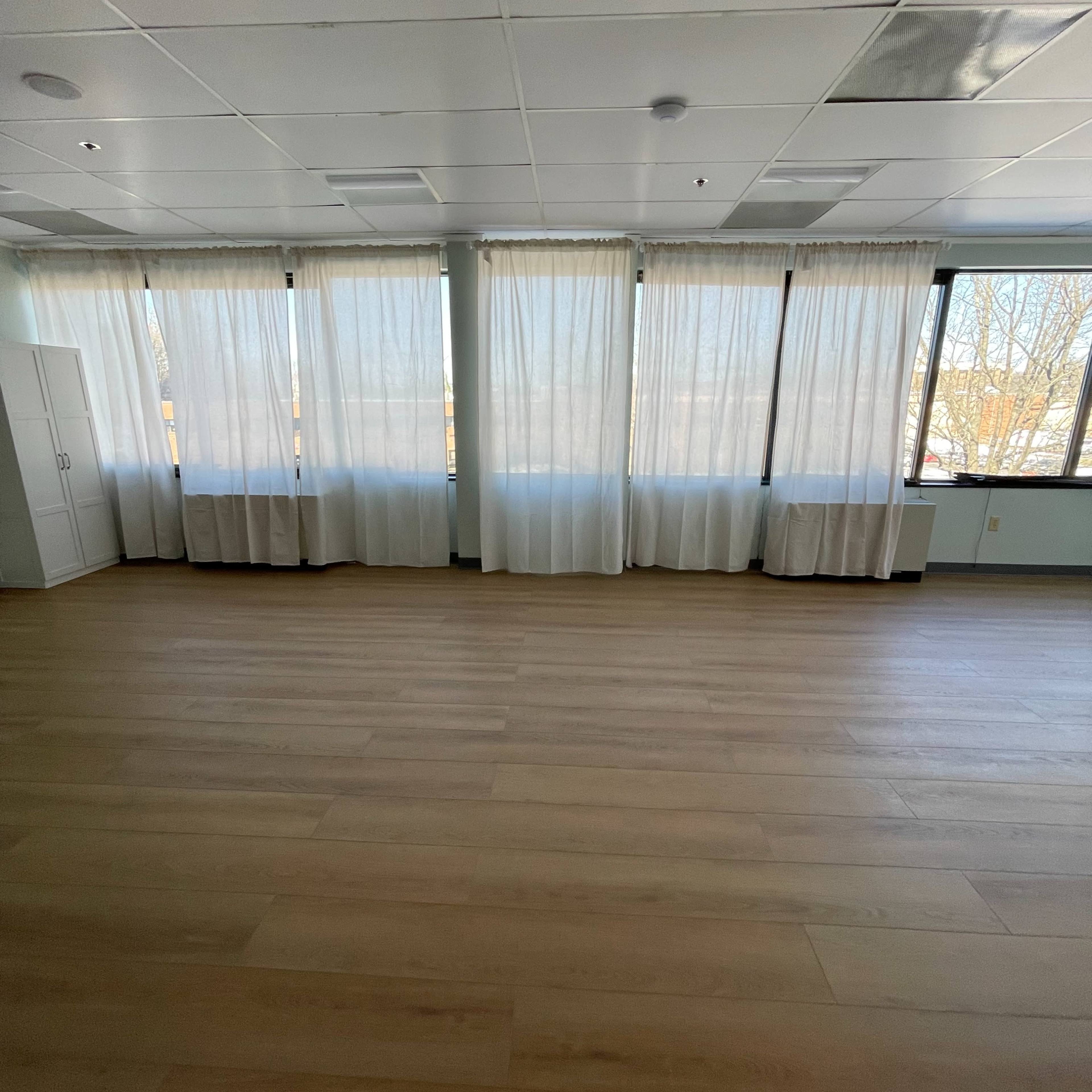 $650 / 120ft2 - Beautifully Furnished Office Suites with 550 sqft Movement Studio (Springfield) Image in Ravensworth, Springfield, VA