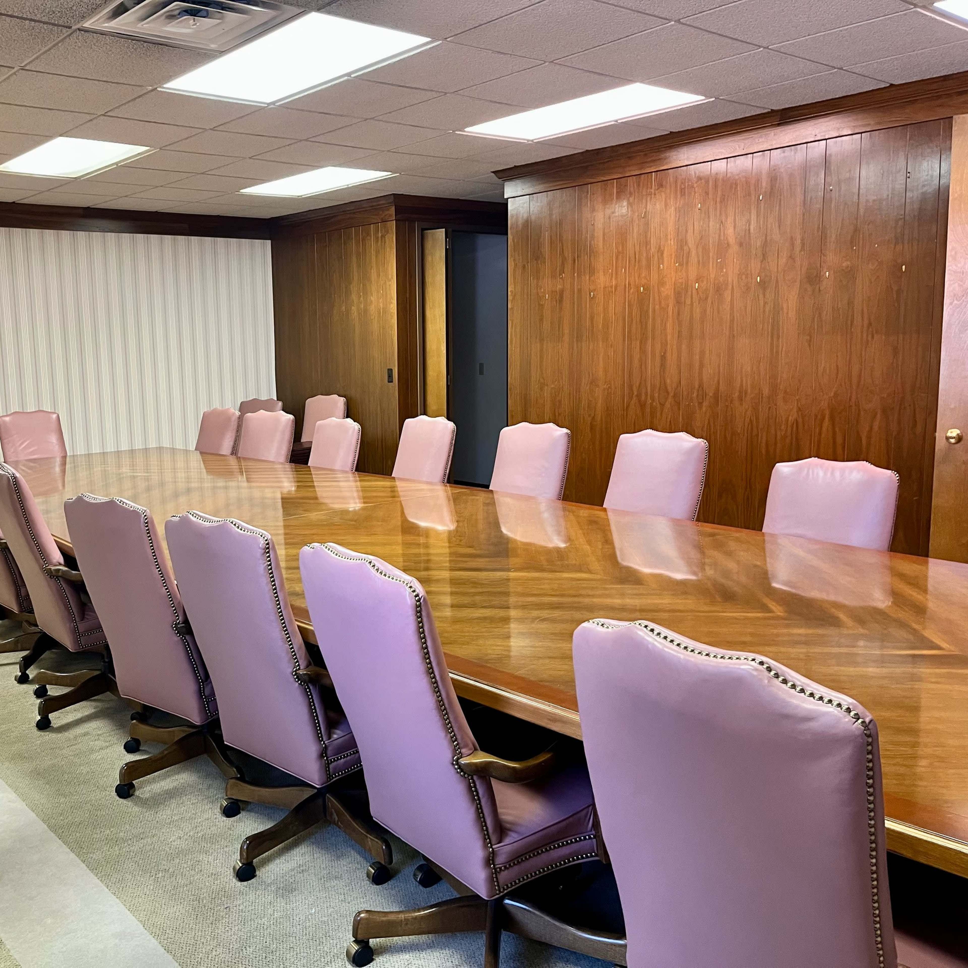 Boardroom - 20 Person Old Fashioned Boardroom in Nashville Minutes from the Airport Image in South Nashville, Nashville, TN