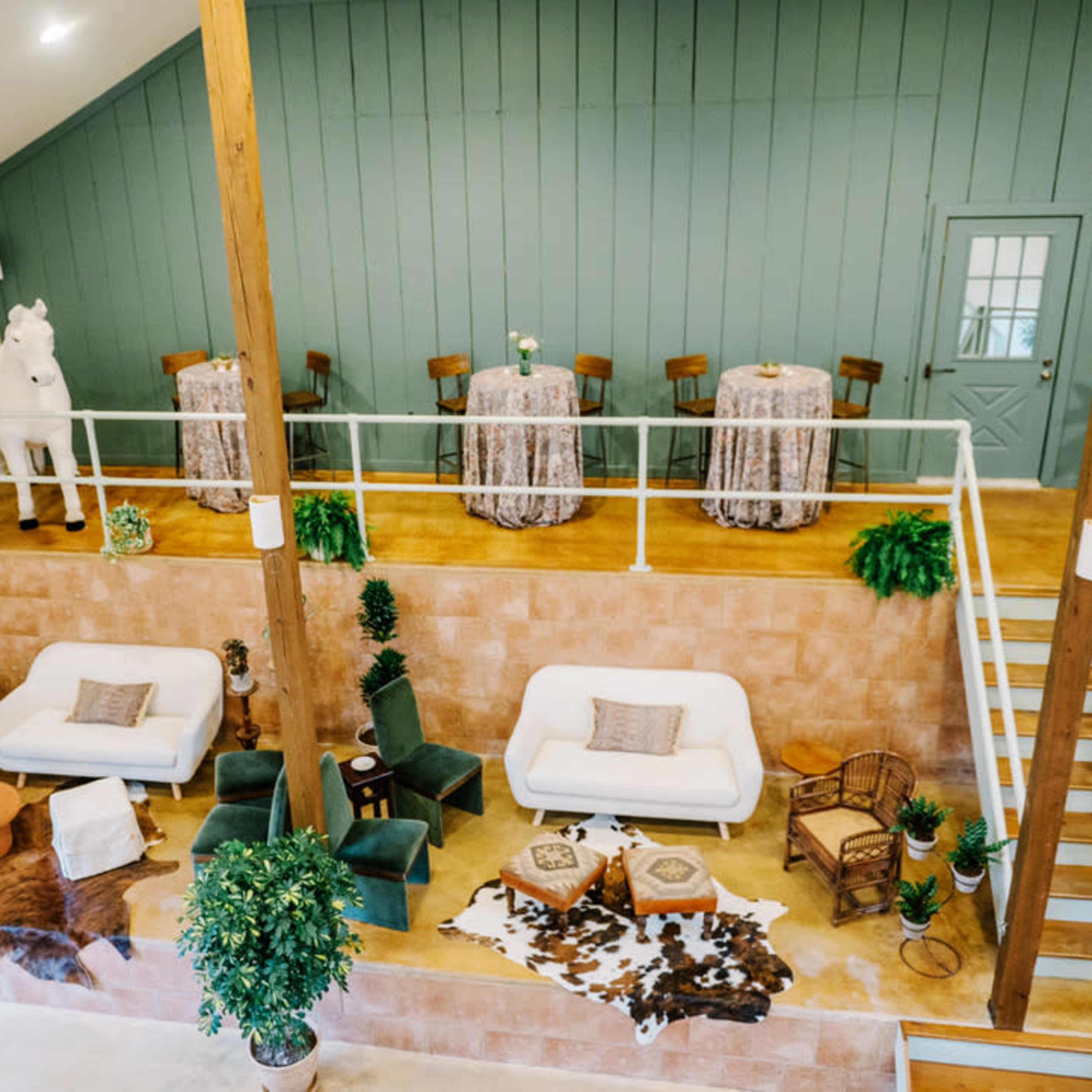 Serene Barn House on 44 Acres of Rolling Hills Image in , Delaplane, VA
