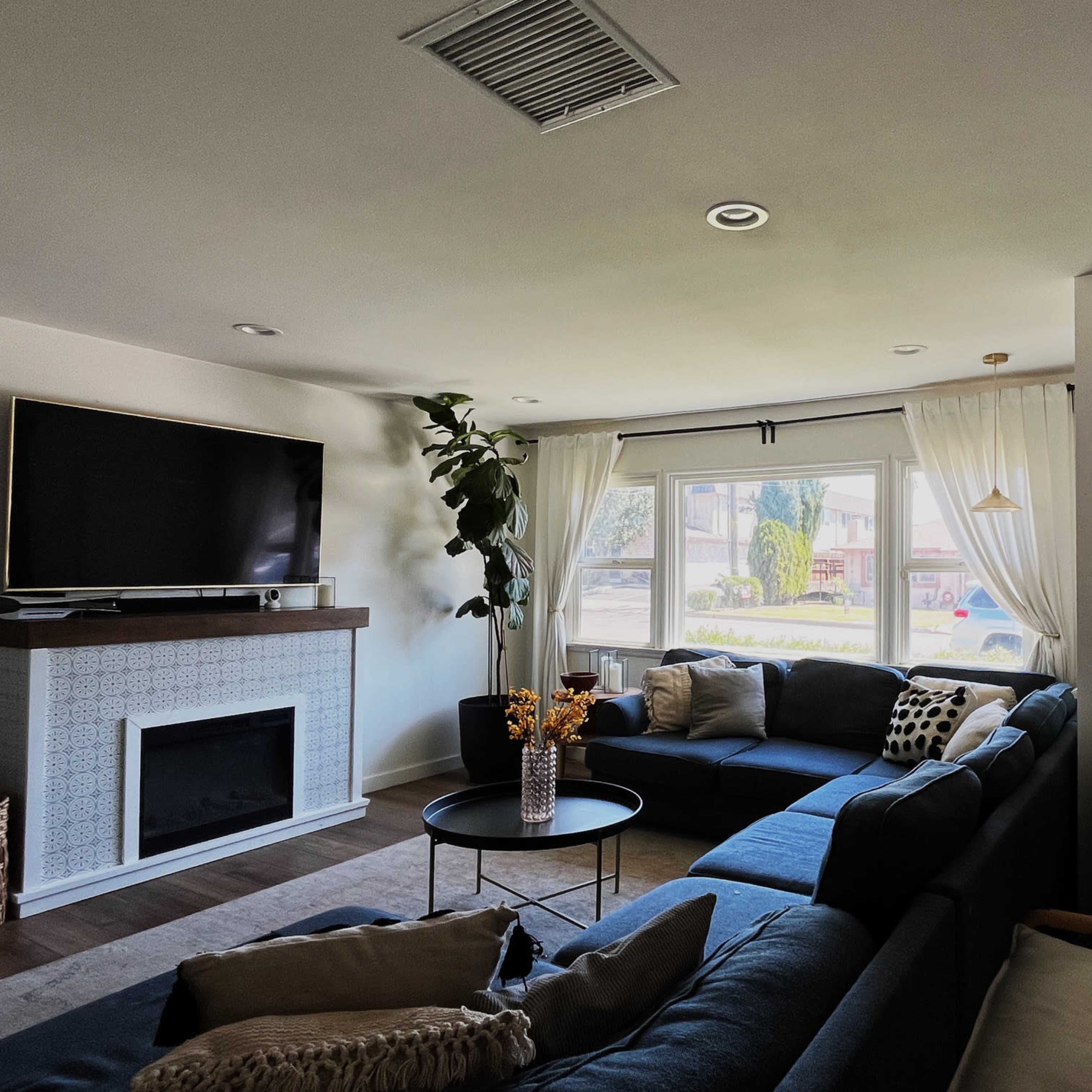 Cozy California Bungalow meet East Coast Vibes Image in Glendora, Glendora, CA