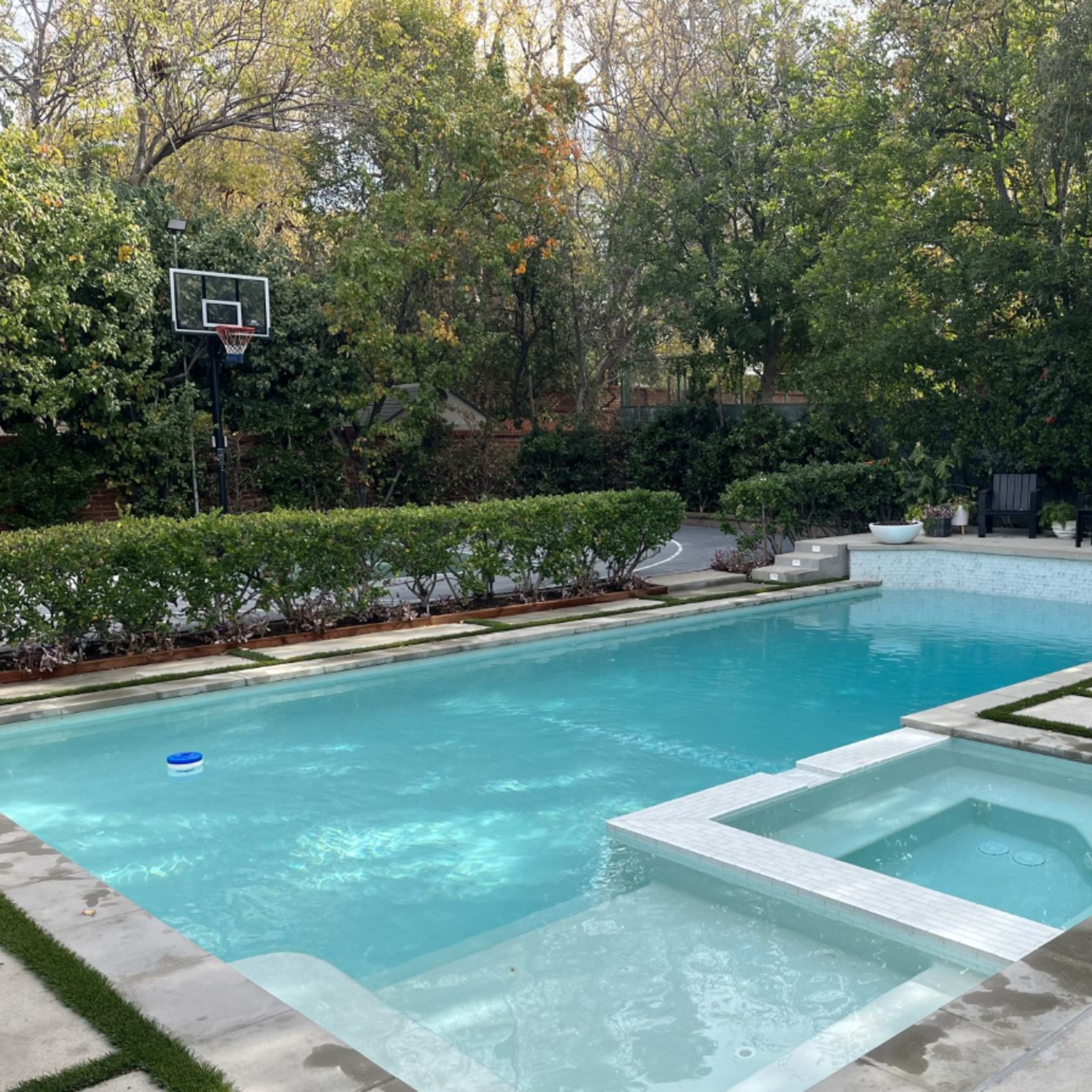 Mid-Century Modern Estate with Sprawling Outdoor Space Image in Encino, Los Angeles, CA
