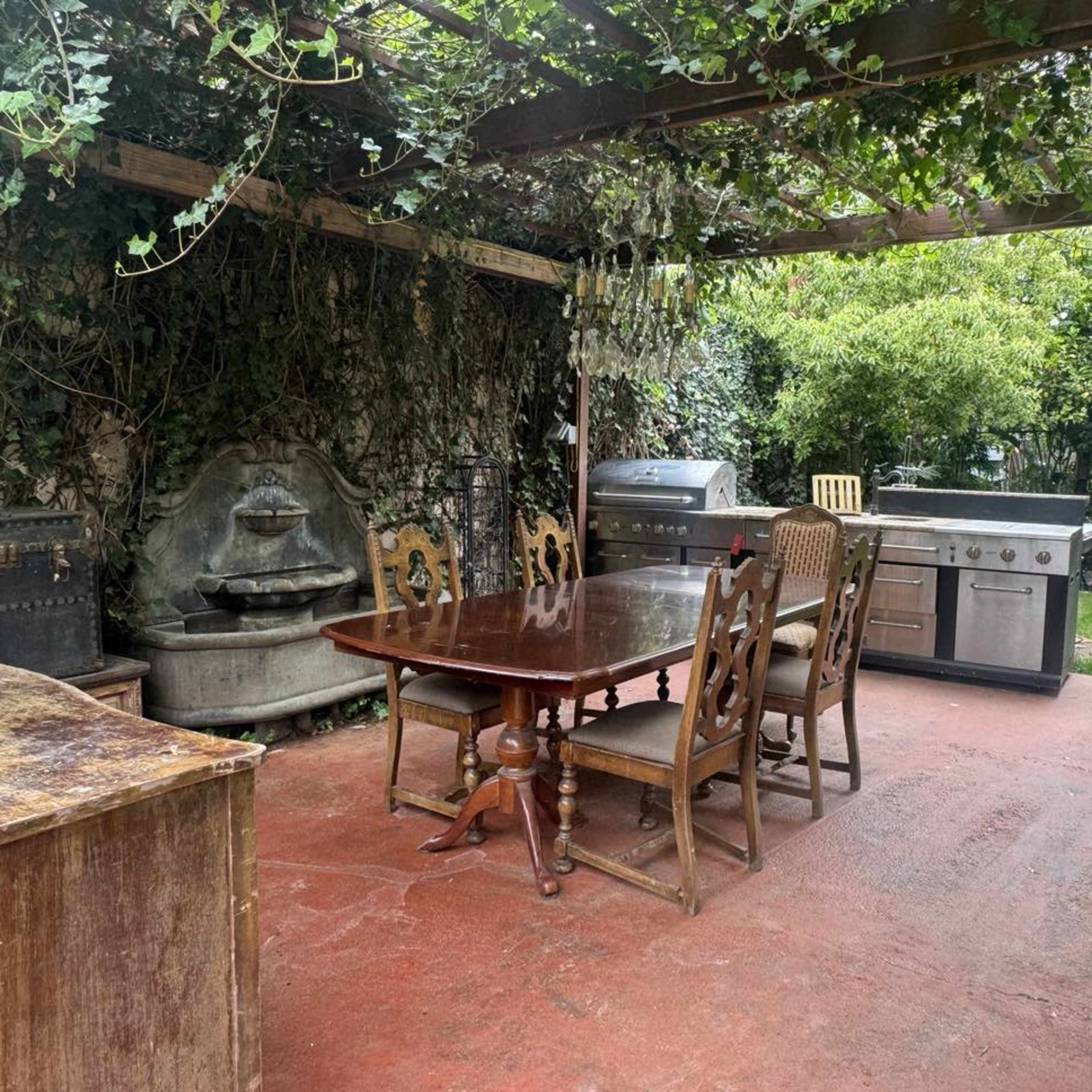 Scenic Spanish-Style Home with Expansive Yards, Sunroom, Citrus Orchard & Storybook Cottage Image in Glenwood, Glendale, CA