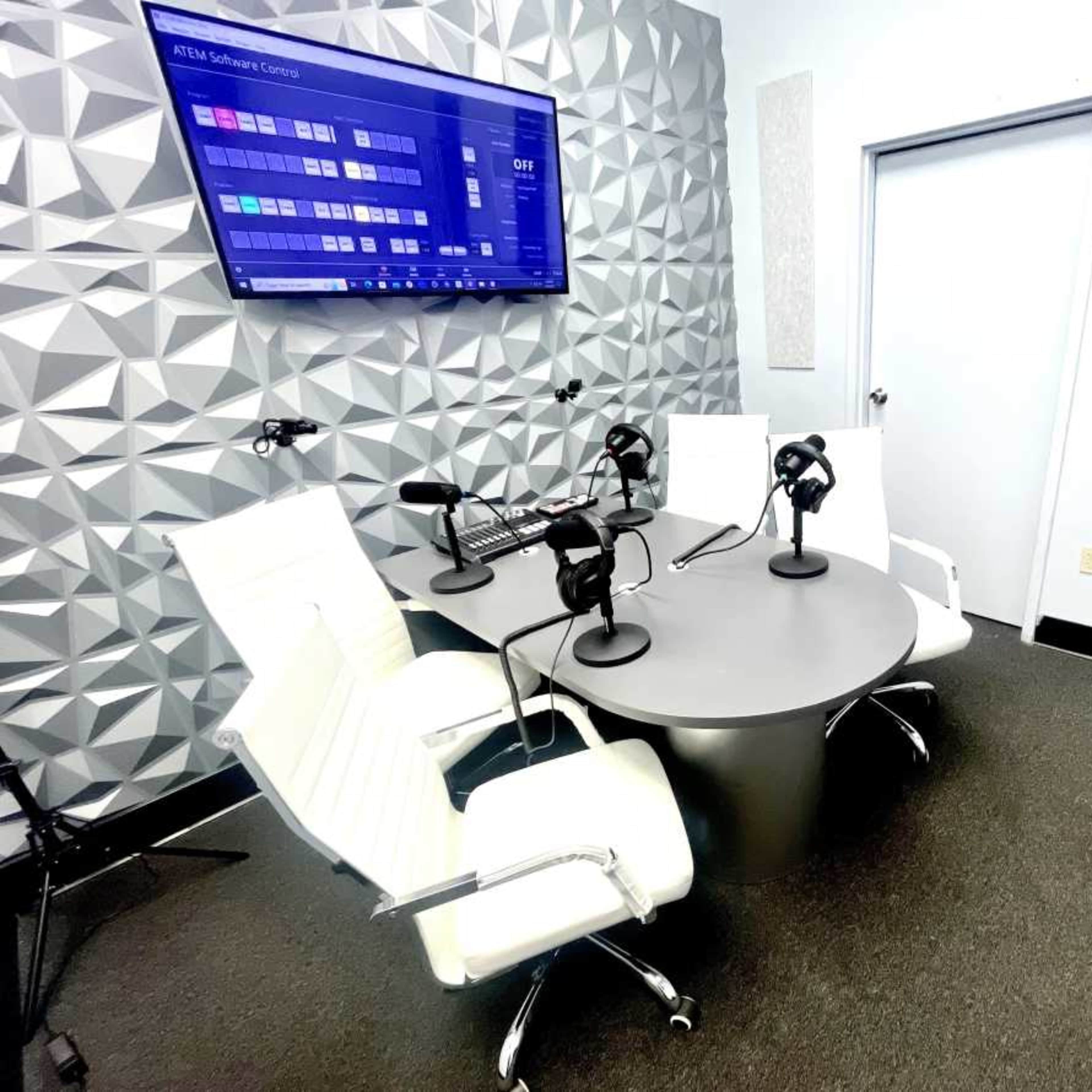 Downtown Tampa Studio - Top Floor Podcasting Room Image in Downtown, Tampa, FL