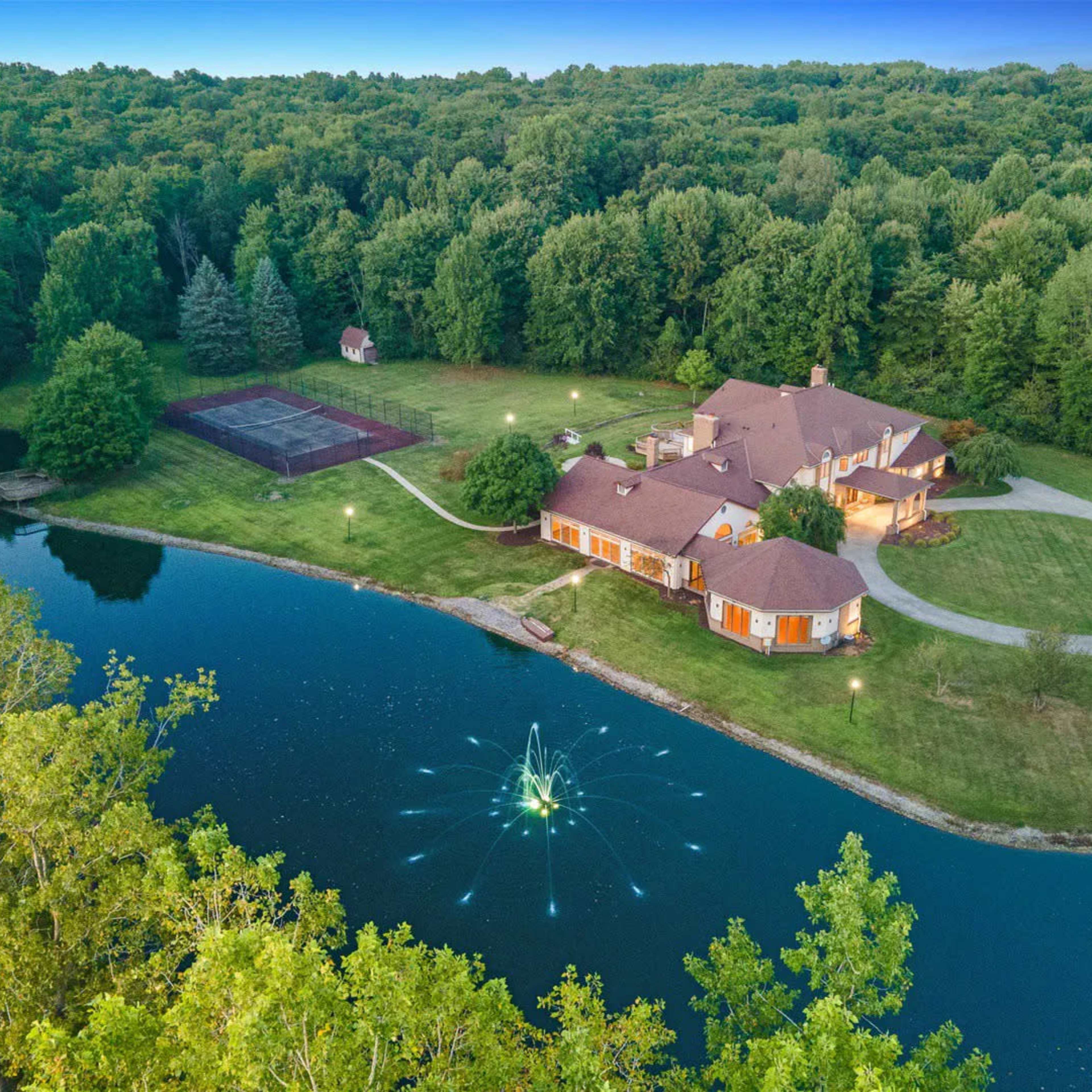 12700 Medina Mansion Image in Brunswick Hills Township, Medina, OH