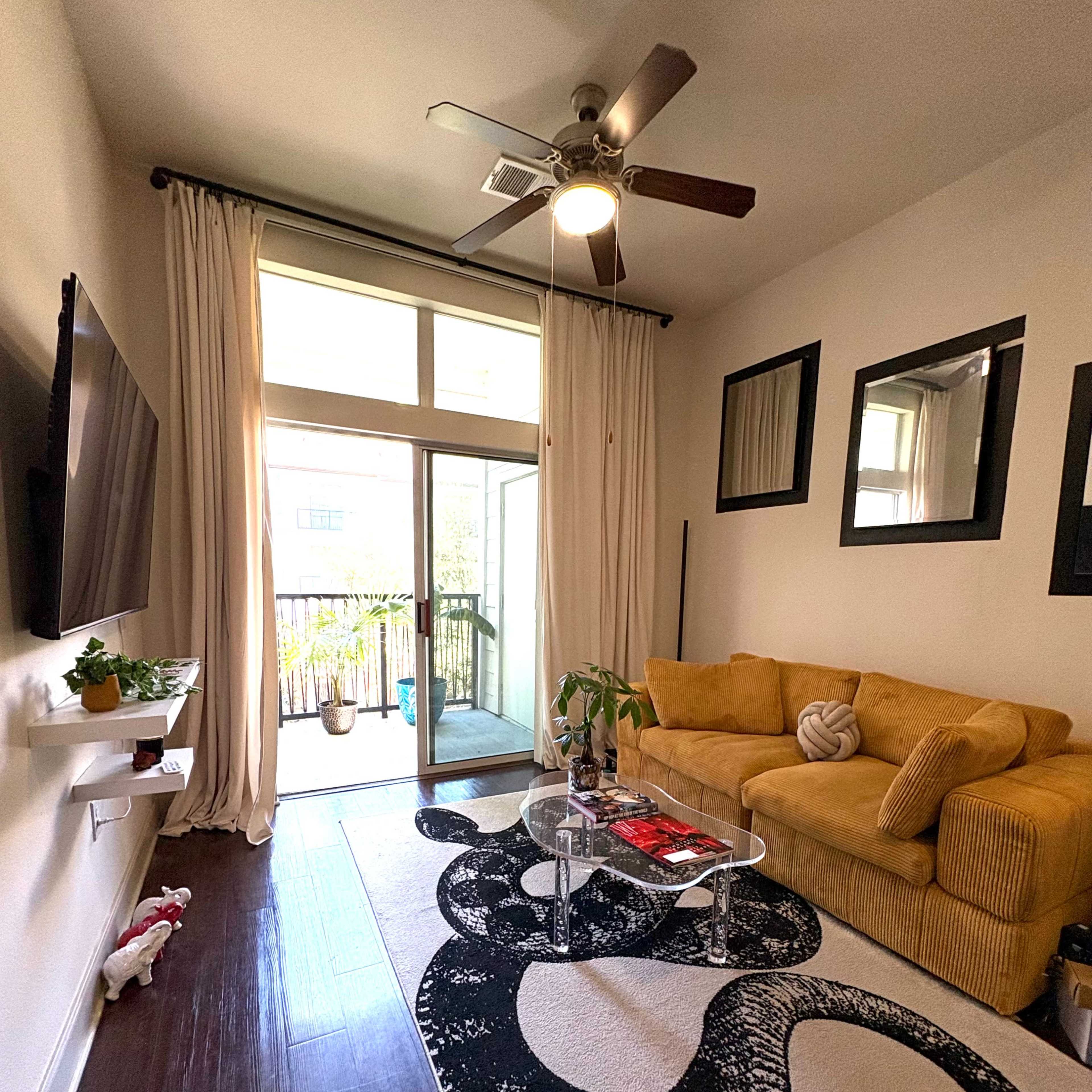 Eclectic Apartment Studio Image in Westside, Houston, TX