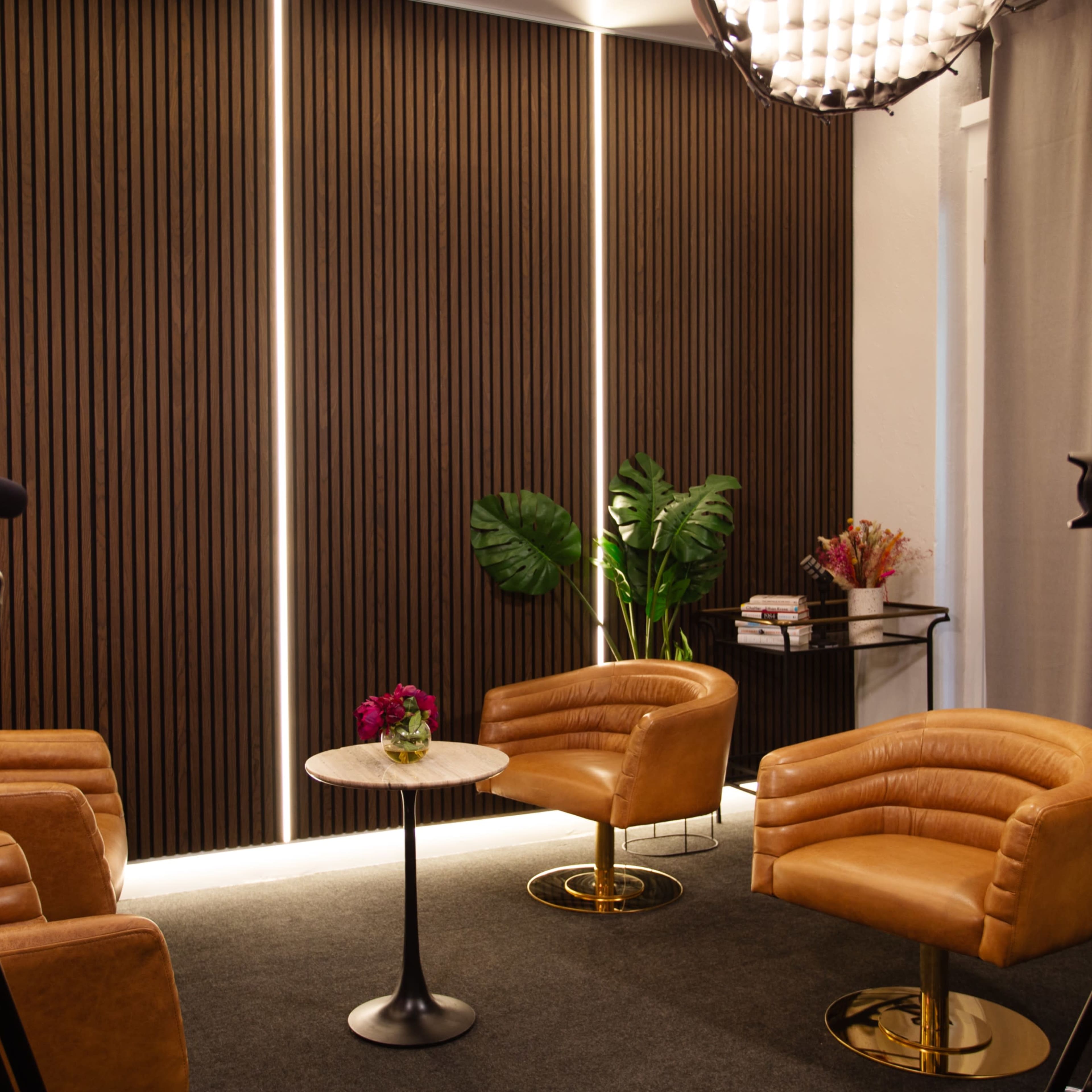 Podcast Studio with 4 Leather Chairs & White Executive Desk Image in Inglewood, Inglewood, CA