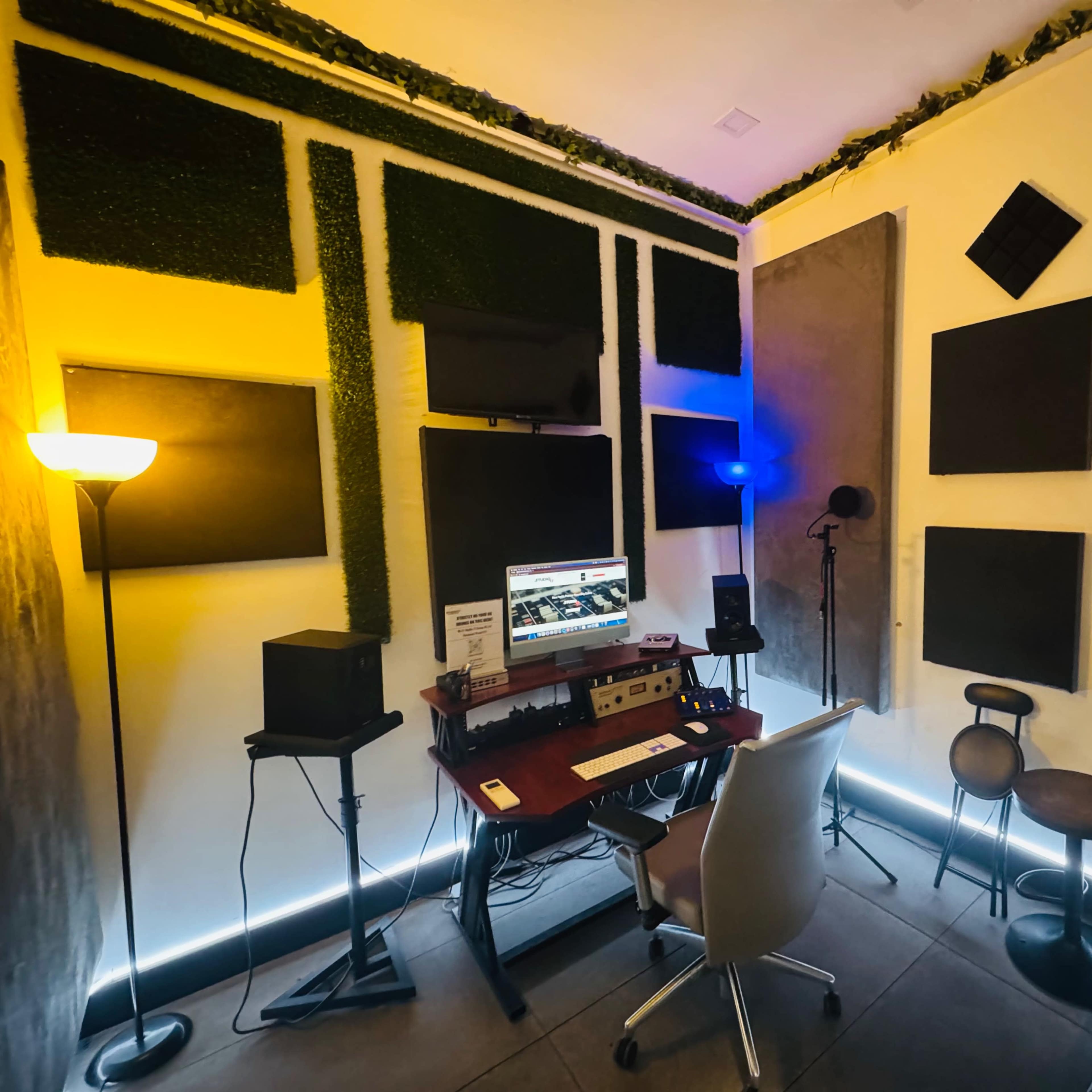 East Williamsburg Personal Recording Studio w/wo Engineer Image in Bushwick, Brooklyn, NY