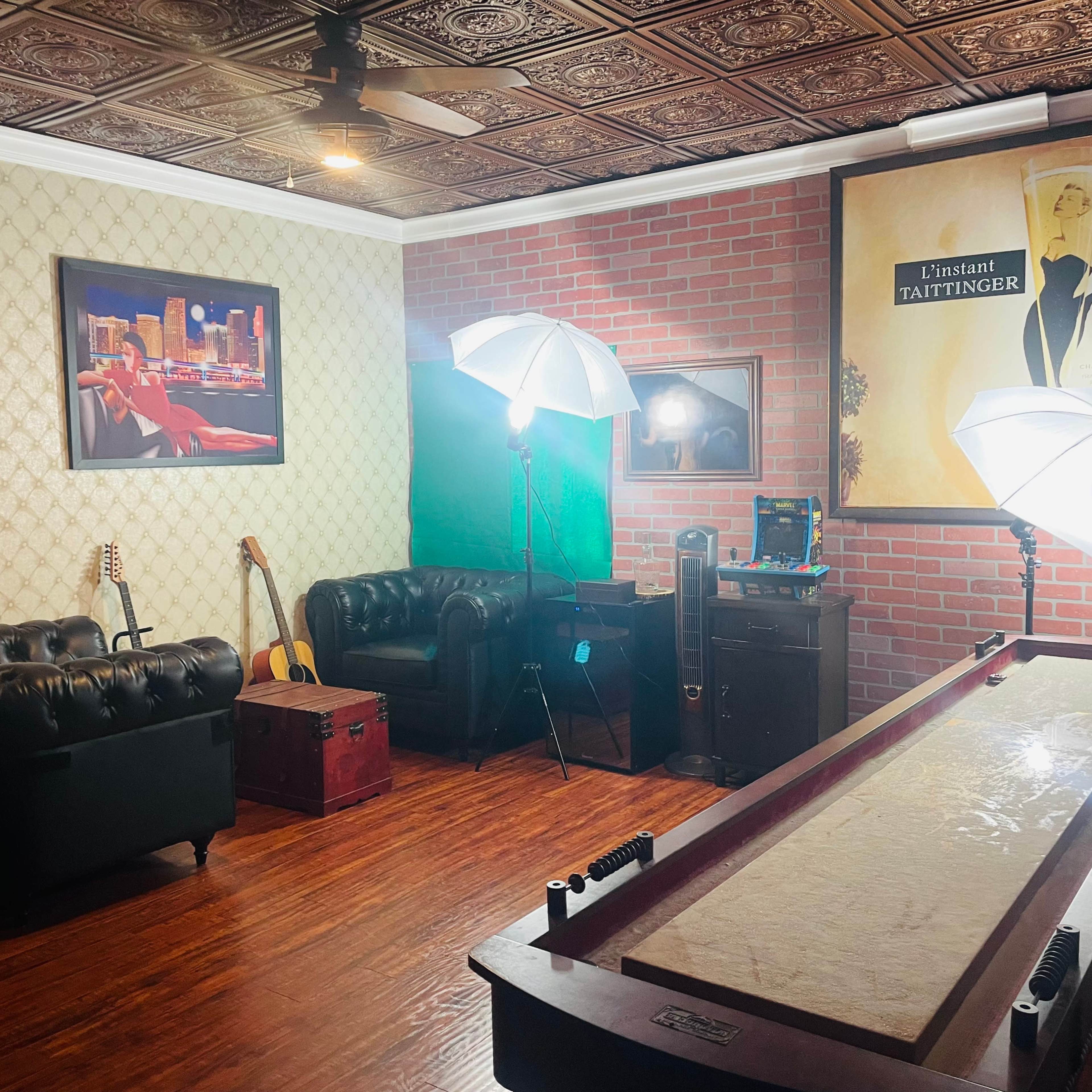 Era style room with games Image in Ives Estates, Miami, FL