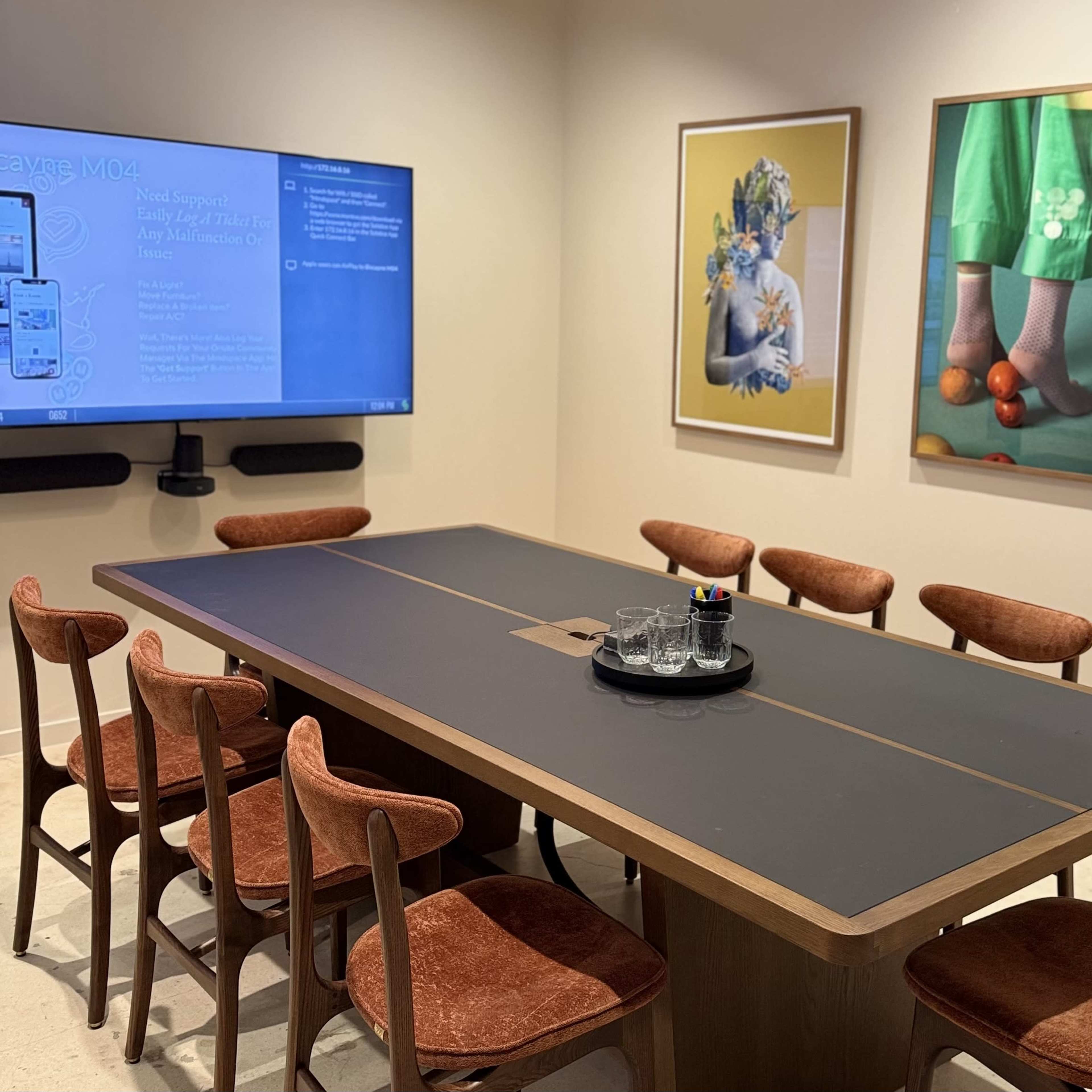 Meeting Room Downtown (Up to 8 people) Image in Downtown Miami, Miami, FL