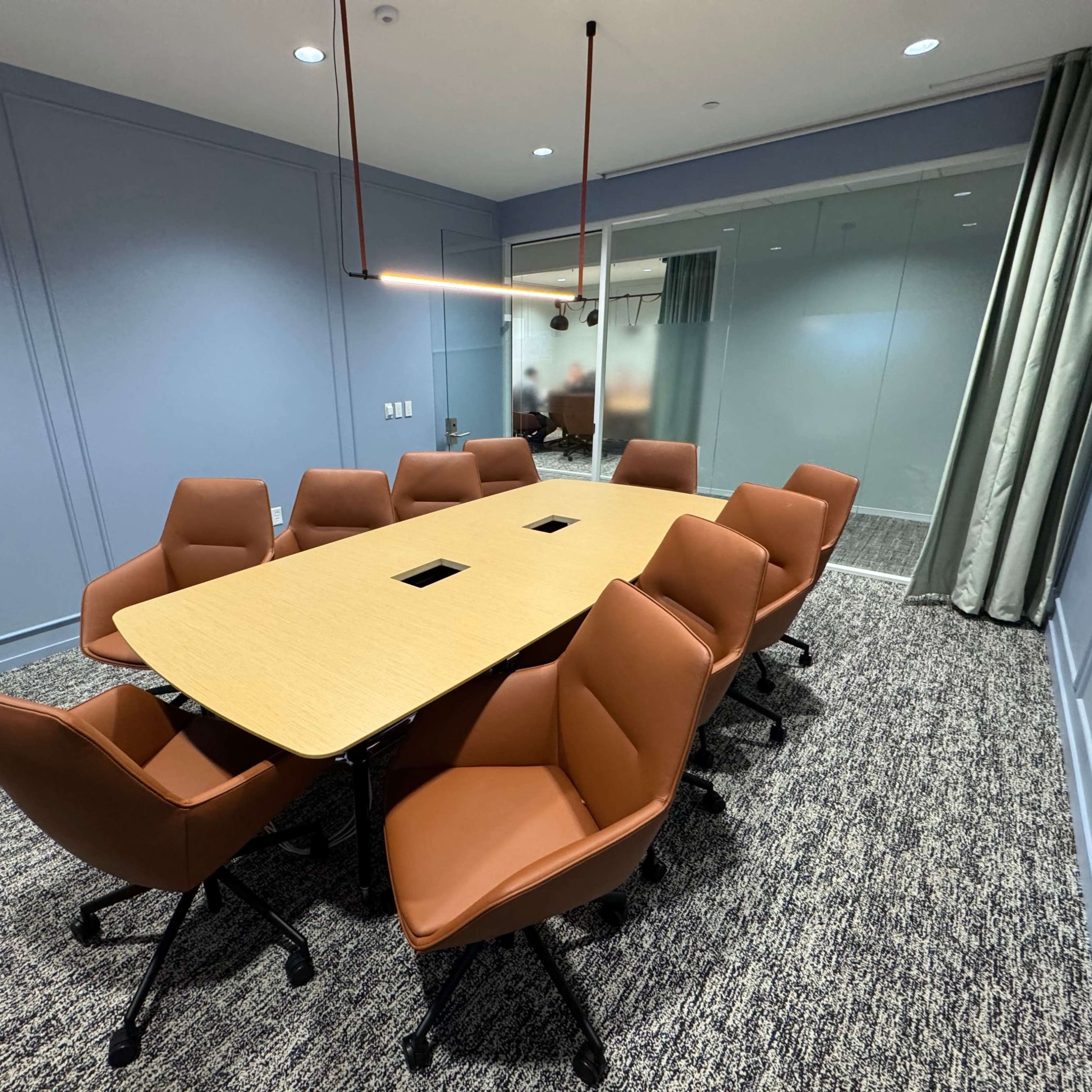 Clarendon Conference Room Image in Lyon Village, Arlington, VA