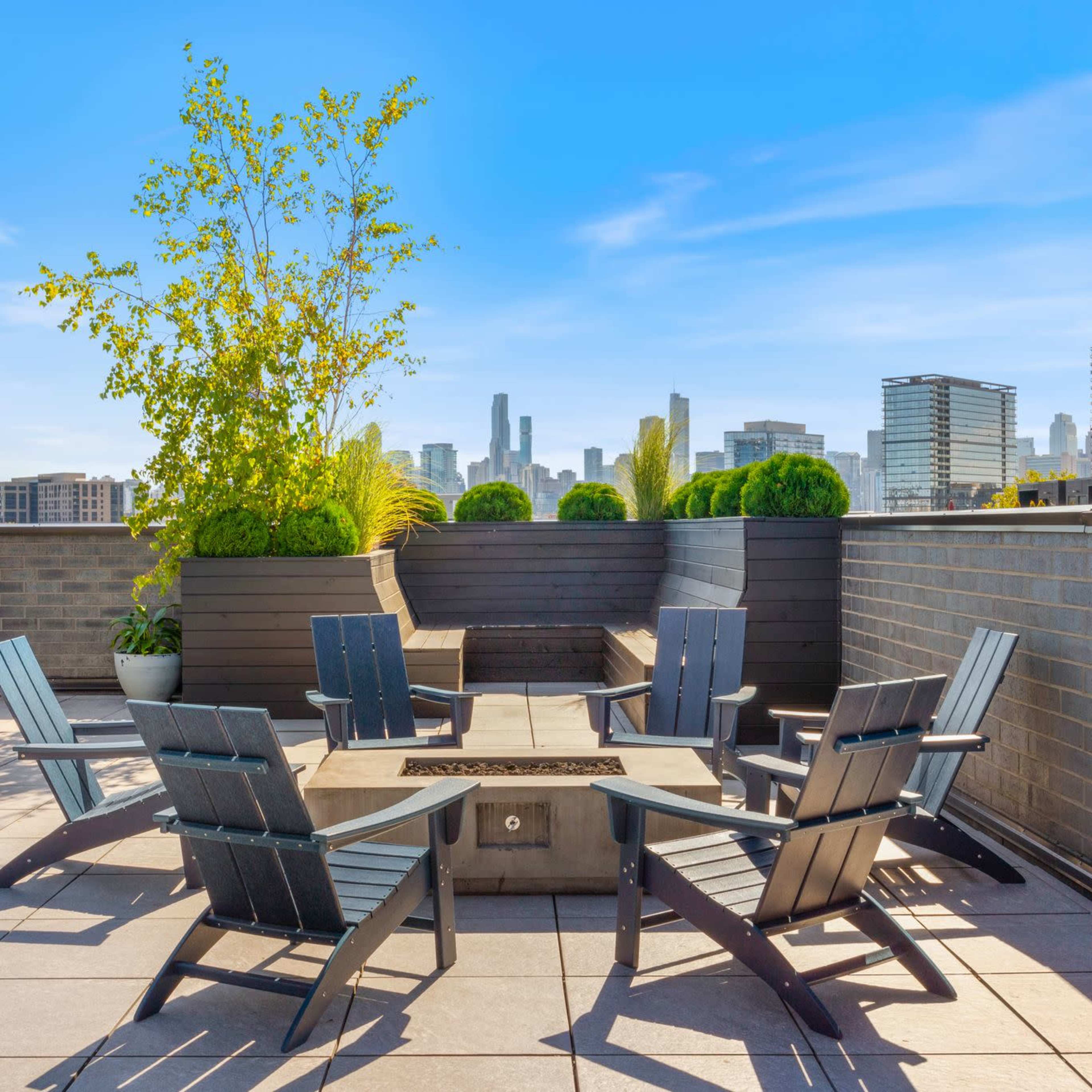 Contemporary, Upscale Rooftop Space with City Views Image in Lincoln Park, Chicago, IL