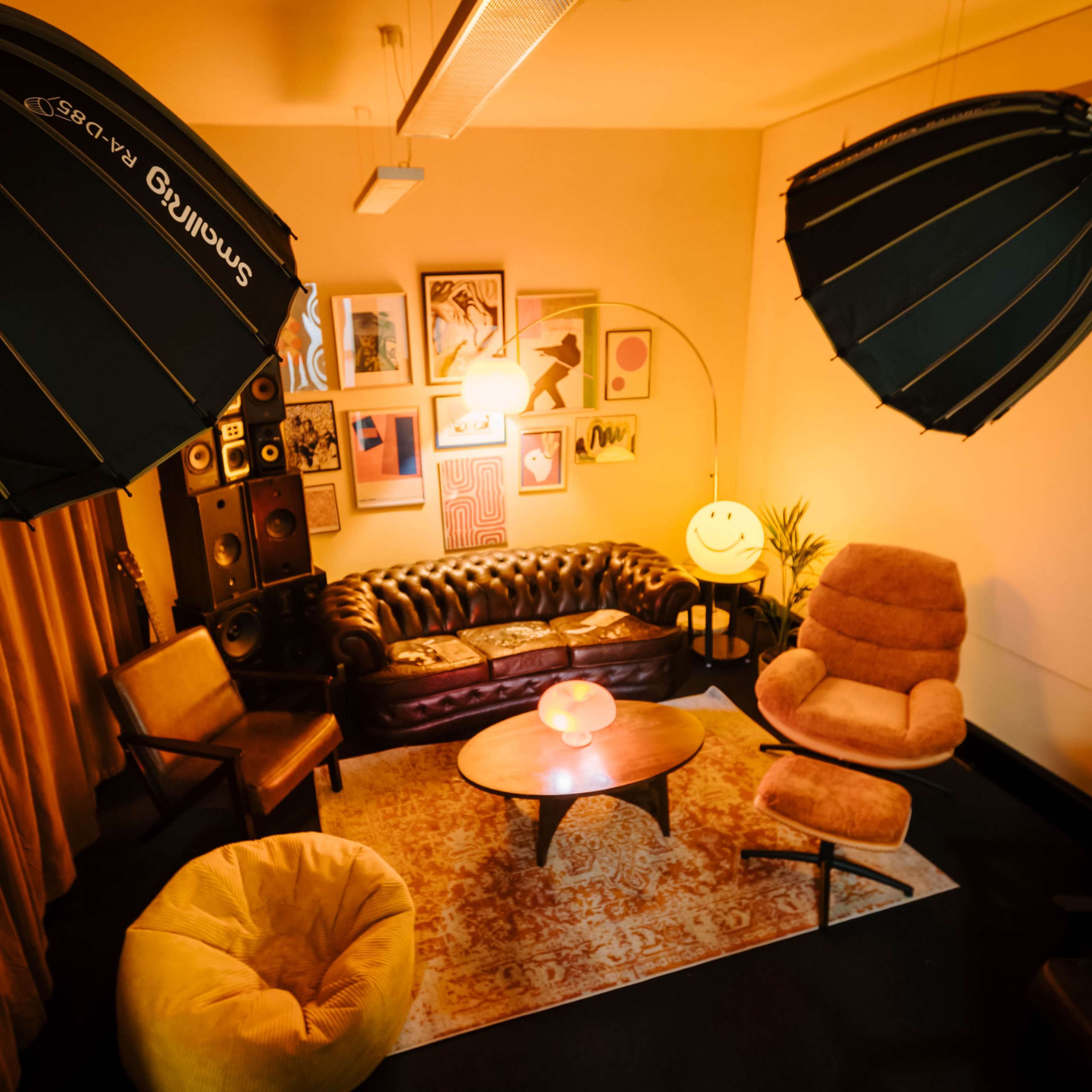A cozy corner in Hackney built for your content needs Image in Hackney, London, England