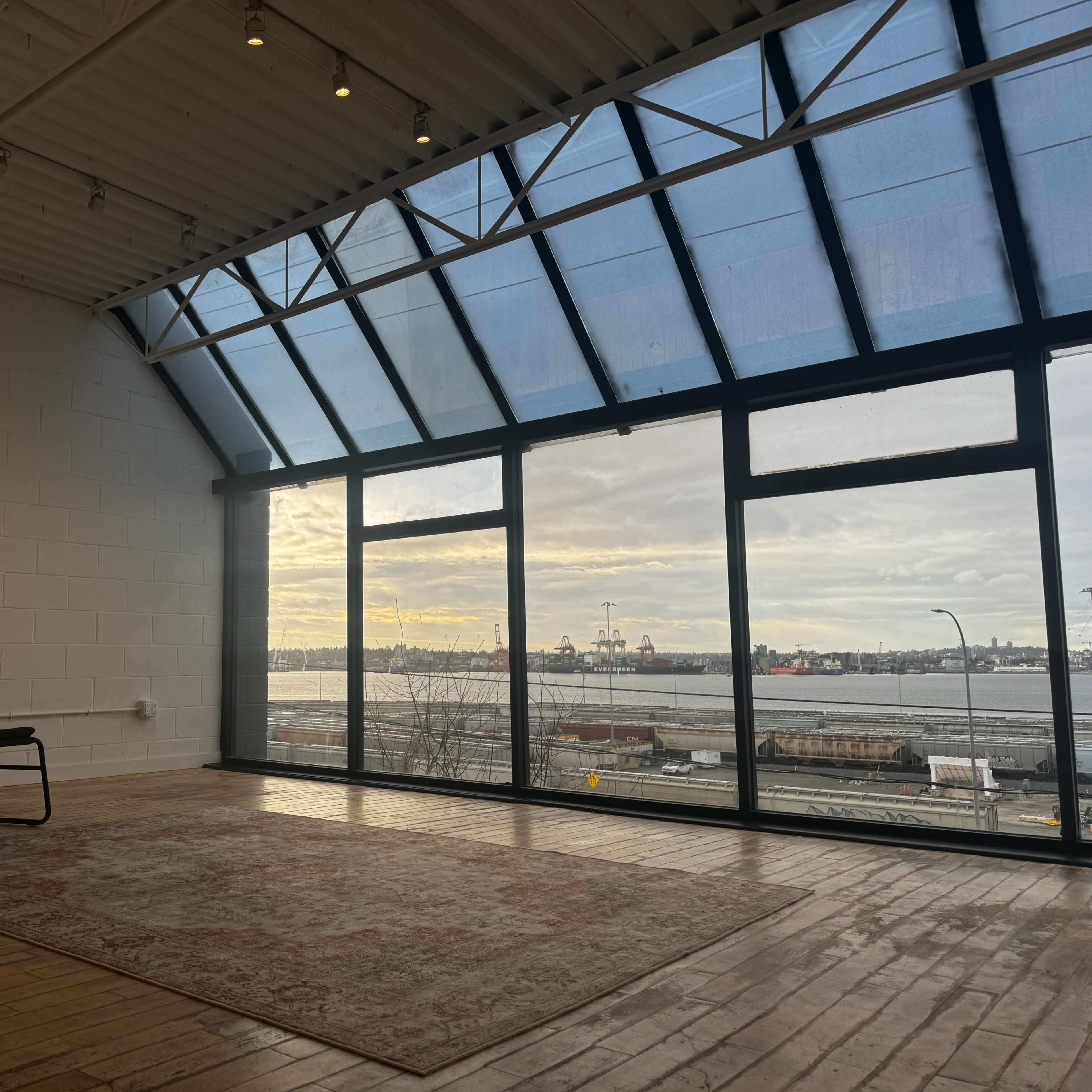 Gallery Donde Image in North Vancouver, North Vancouver, BC