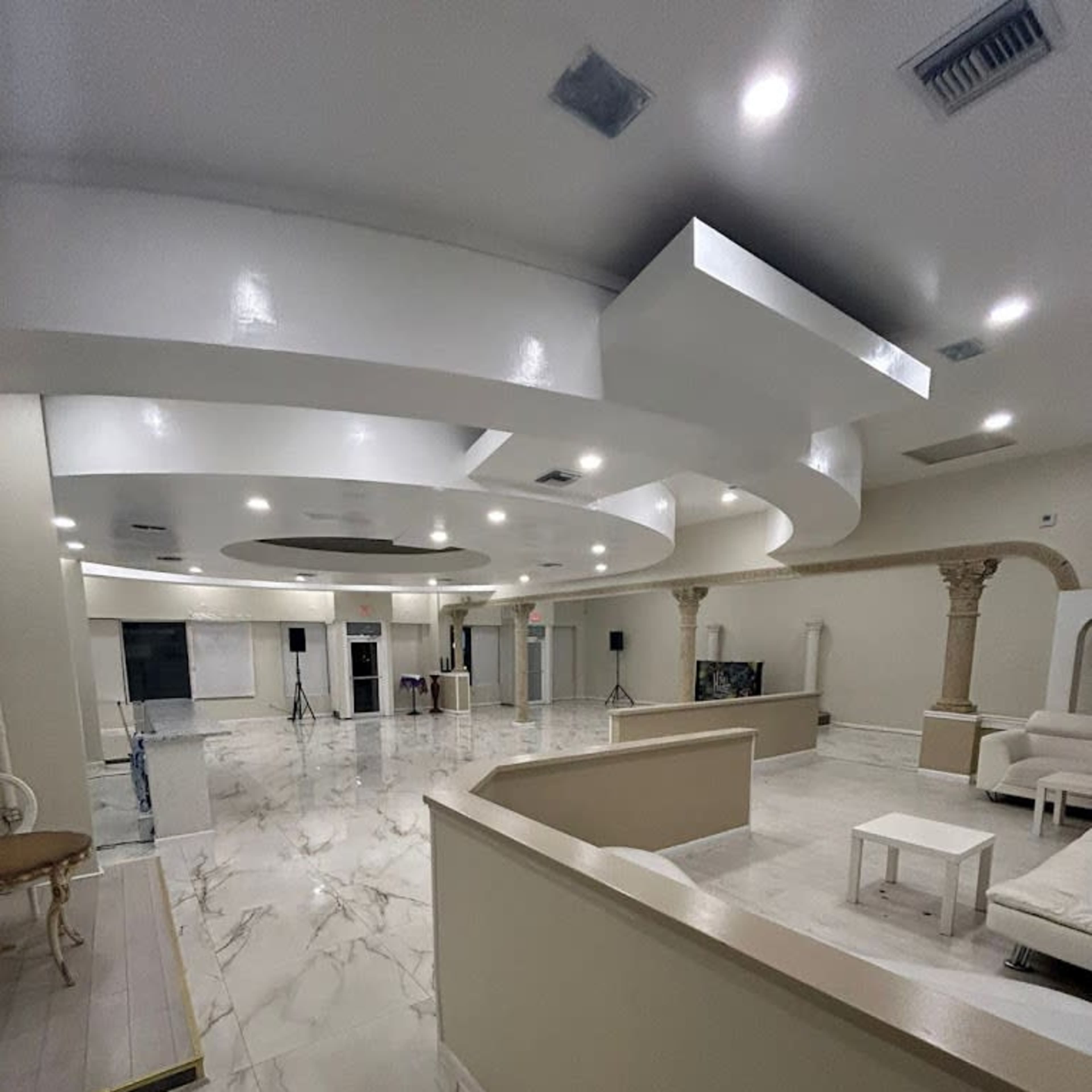 Elegant Downtown Ballroom for Meaningful Gatherings Image in Parkside, Hollywood, FL