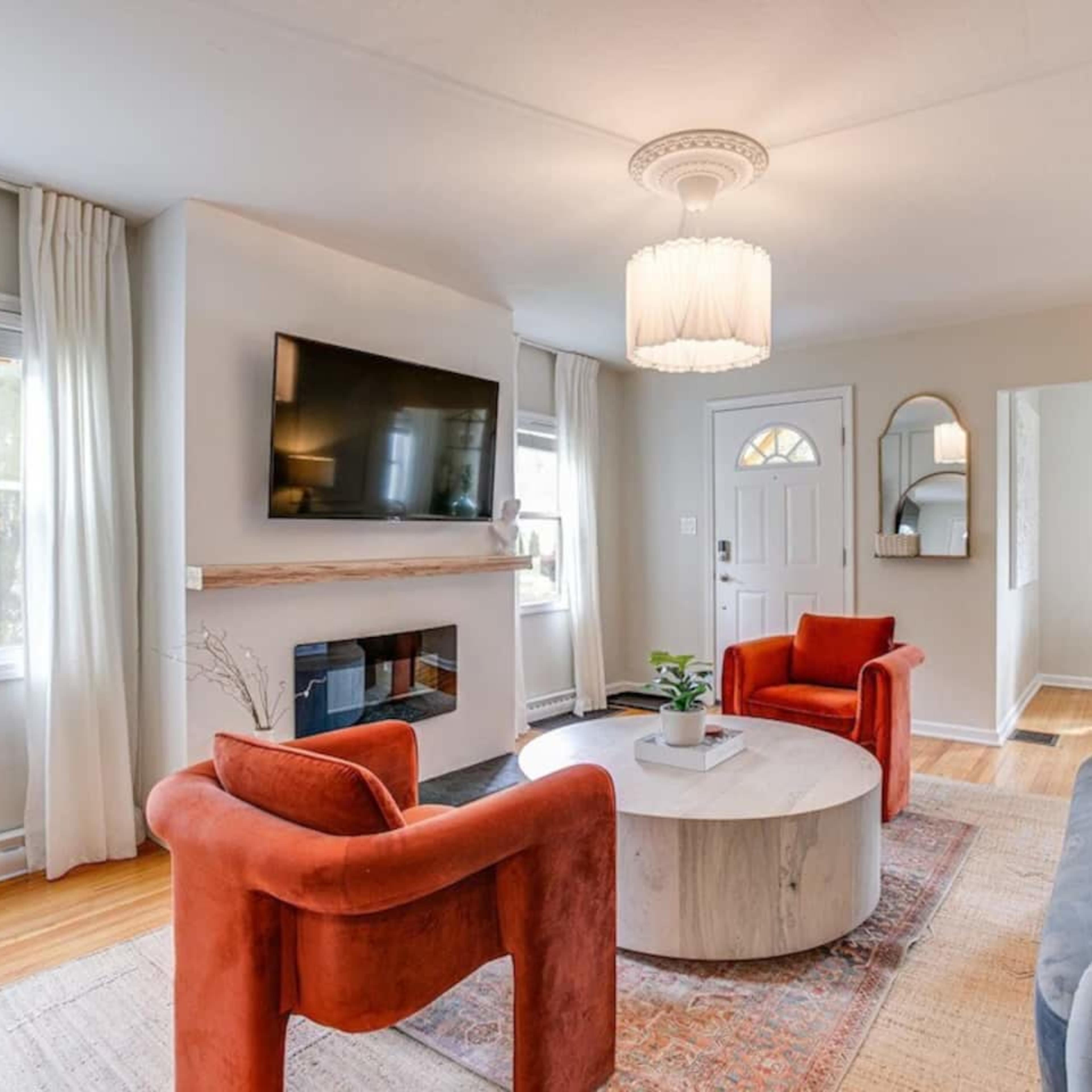 Chic And Stylish Content House in South Bend Image in Portage Township, South Bend, IN