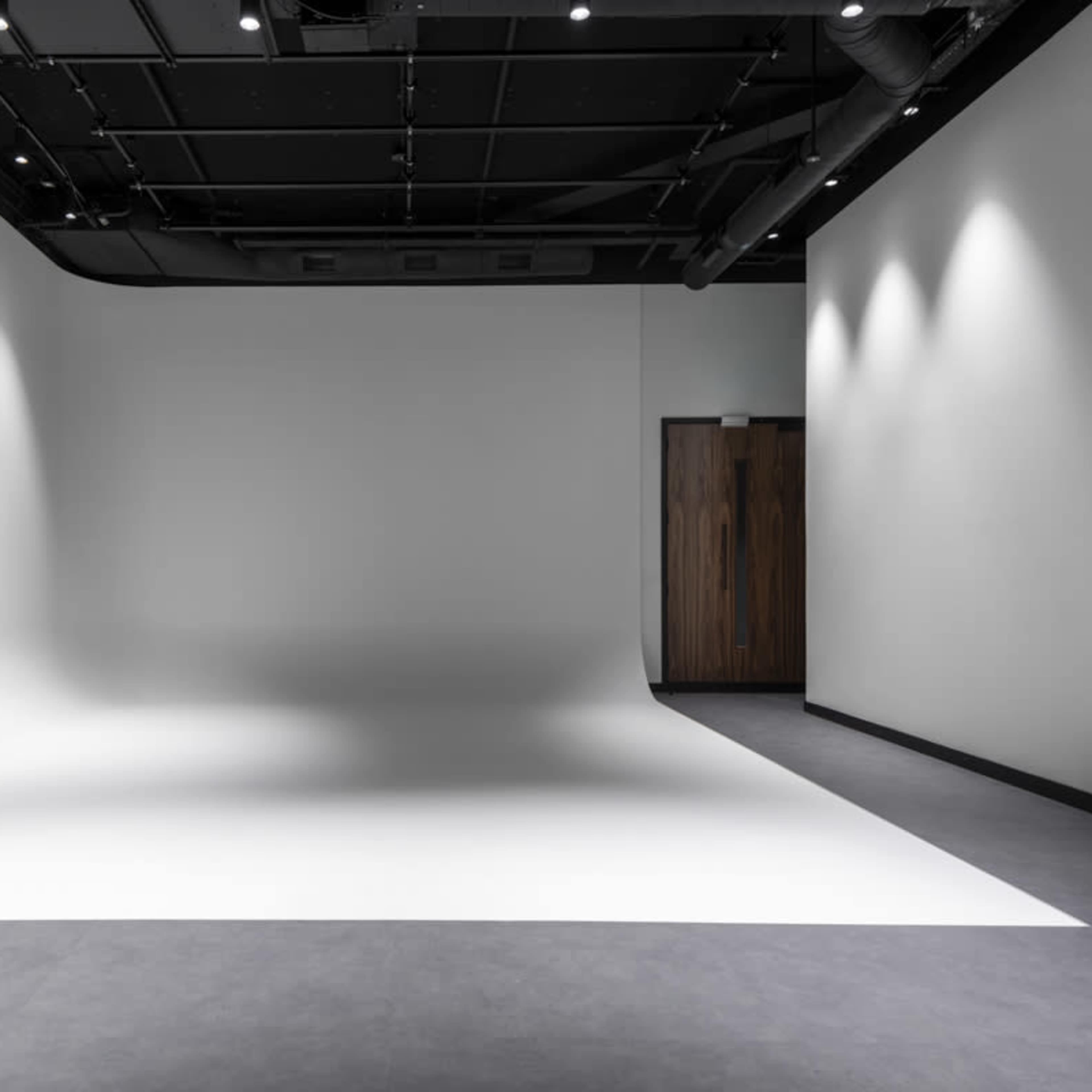 Video/Film Studio - Black-Out, Soundstage in Zone 1 Image in London, London, England
