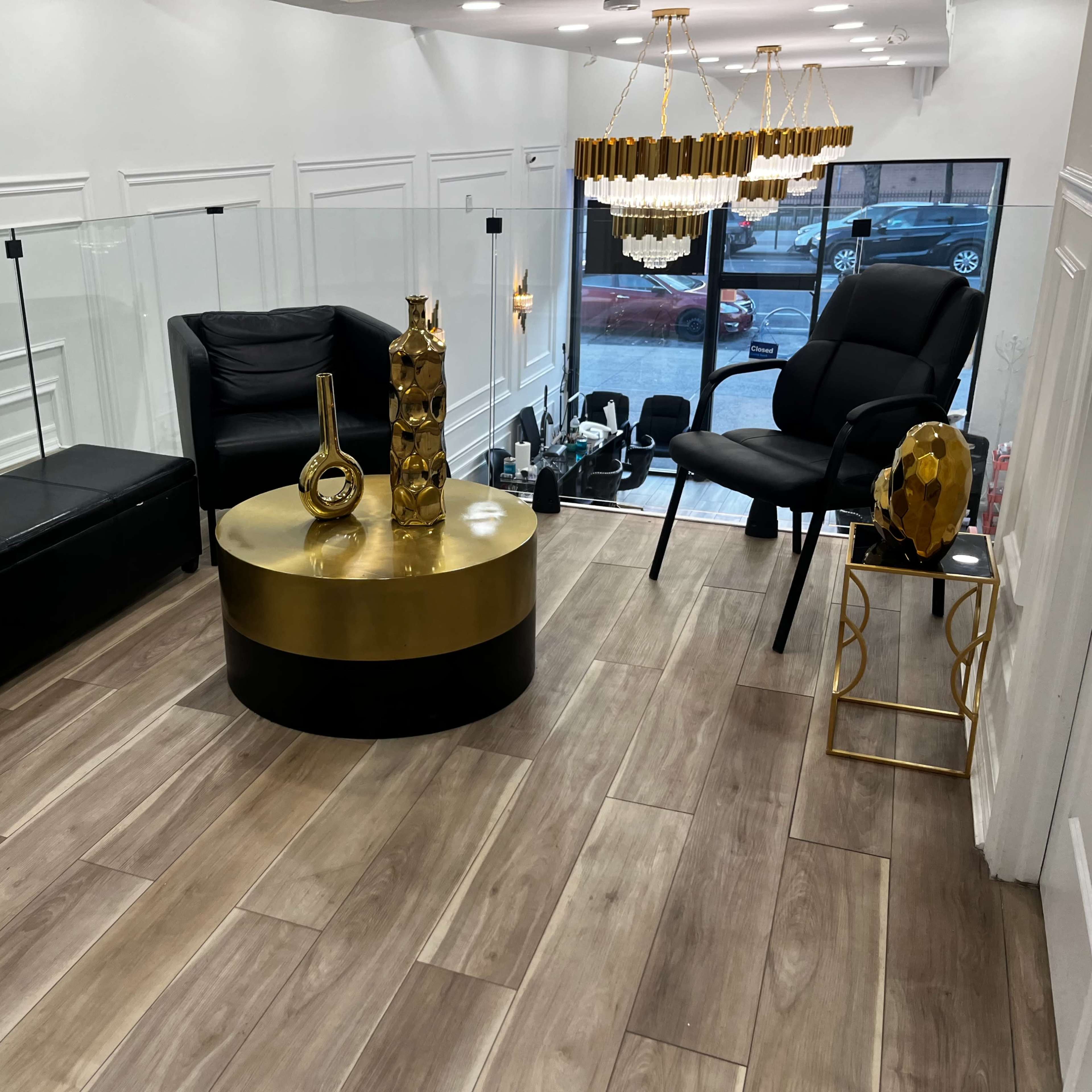 Meeting Space Loft in Peaceful, Elegant Salon Image in East Bronx, Bronx County, NY