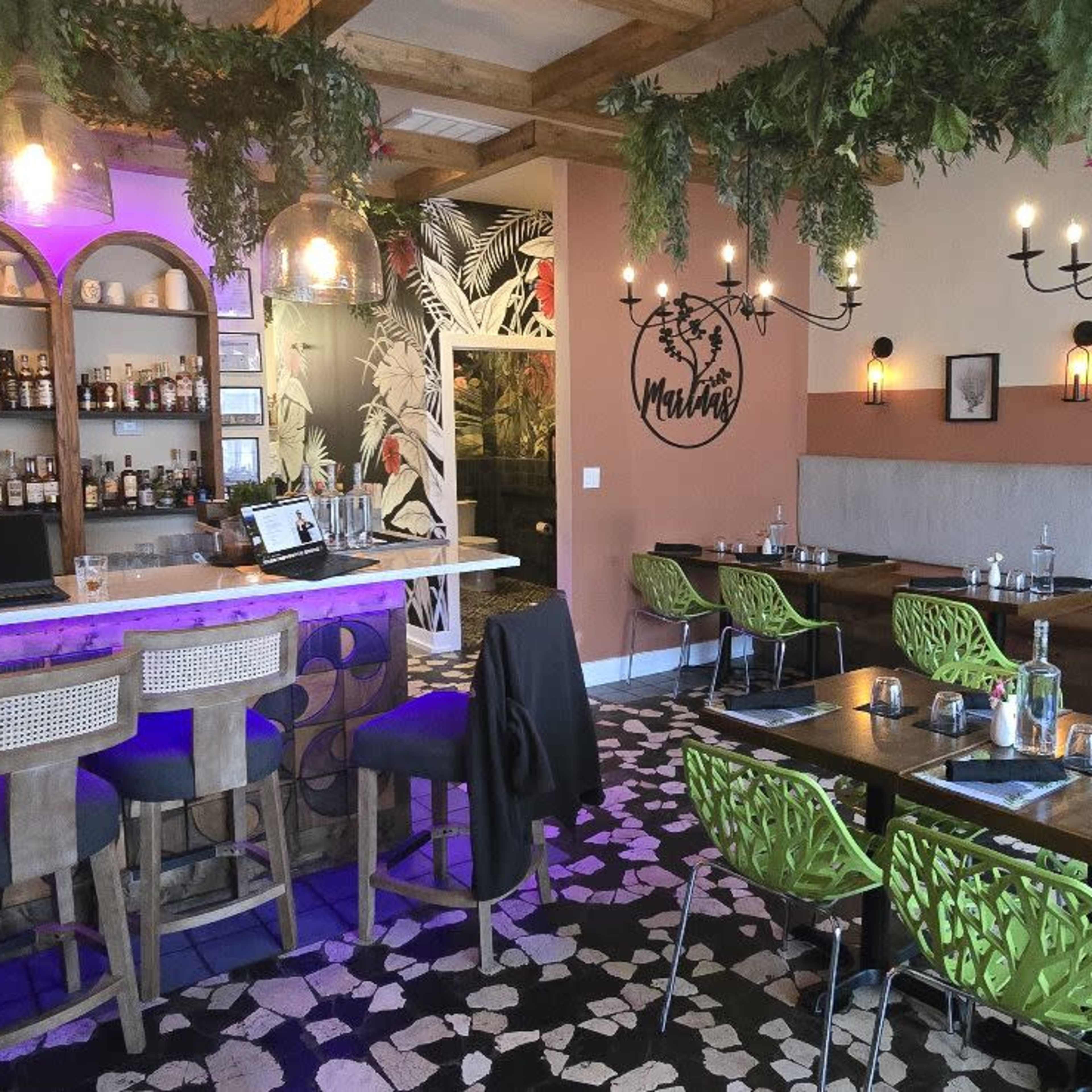 Uptown Chicago, Upscale Restaurant, high-end dinner parties. Image in Uptown, Chicago, IL