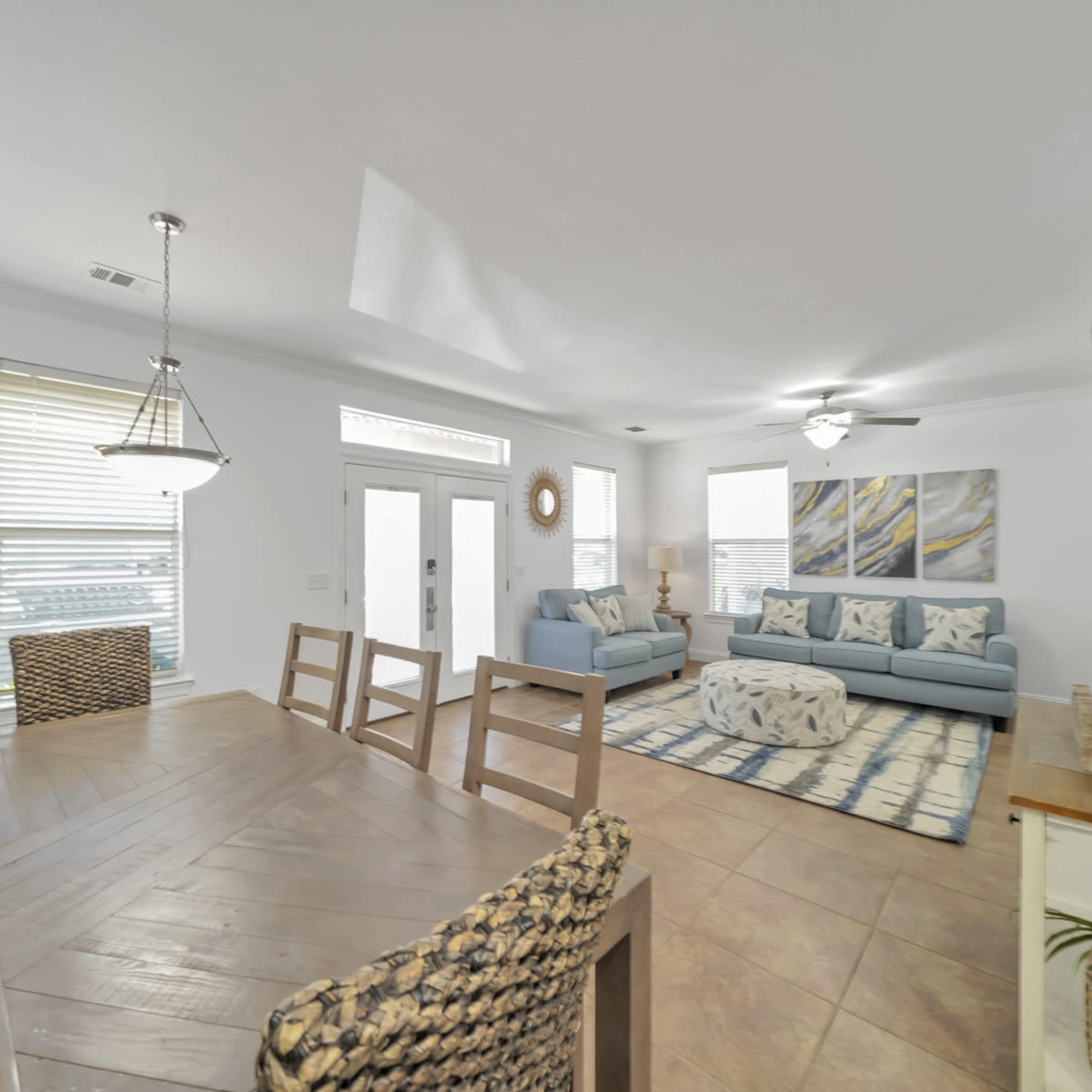 Luxurious Beach Getaway with Spacious Rooms, Pool Access & Modern Amenities Image in Destin, Destin, FL