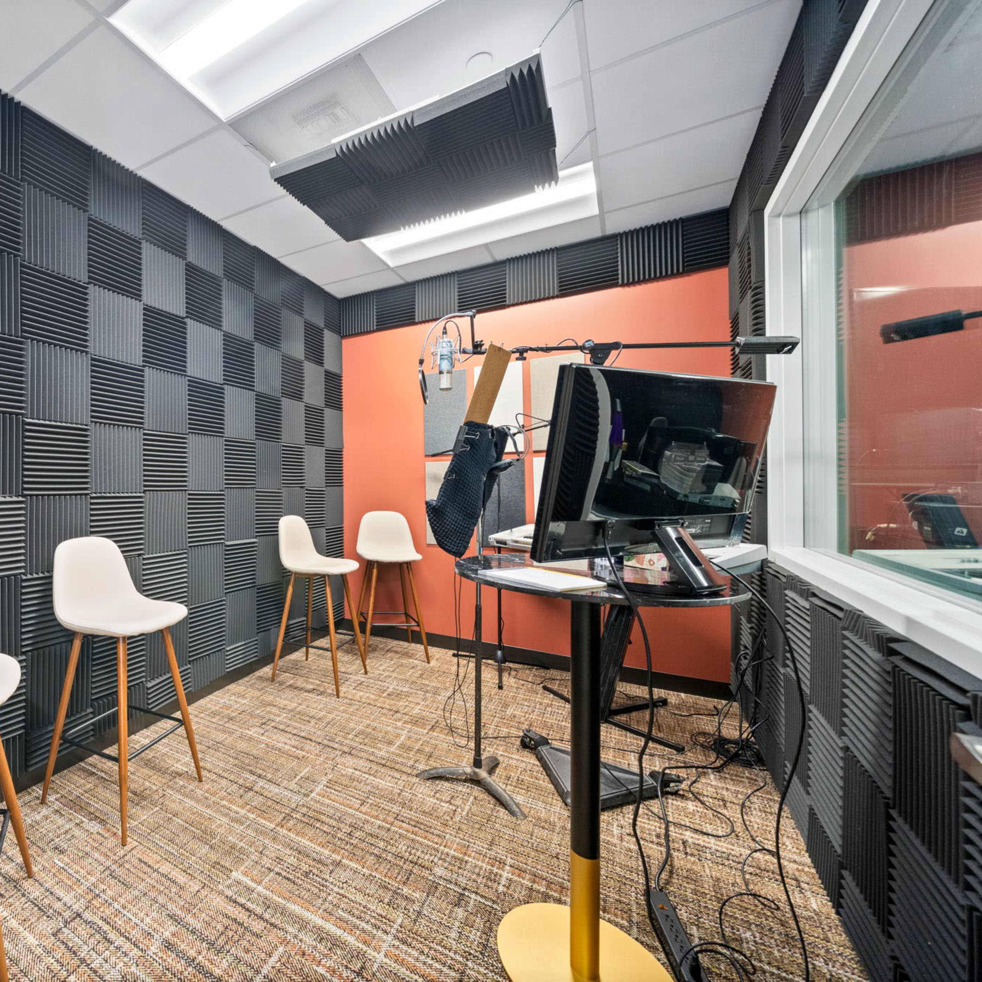 Sound studio for audio recording Image in York Township, Oakbrook Terrace, IL