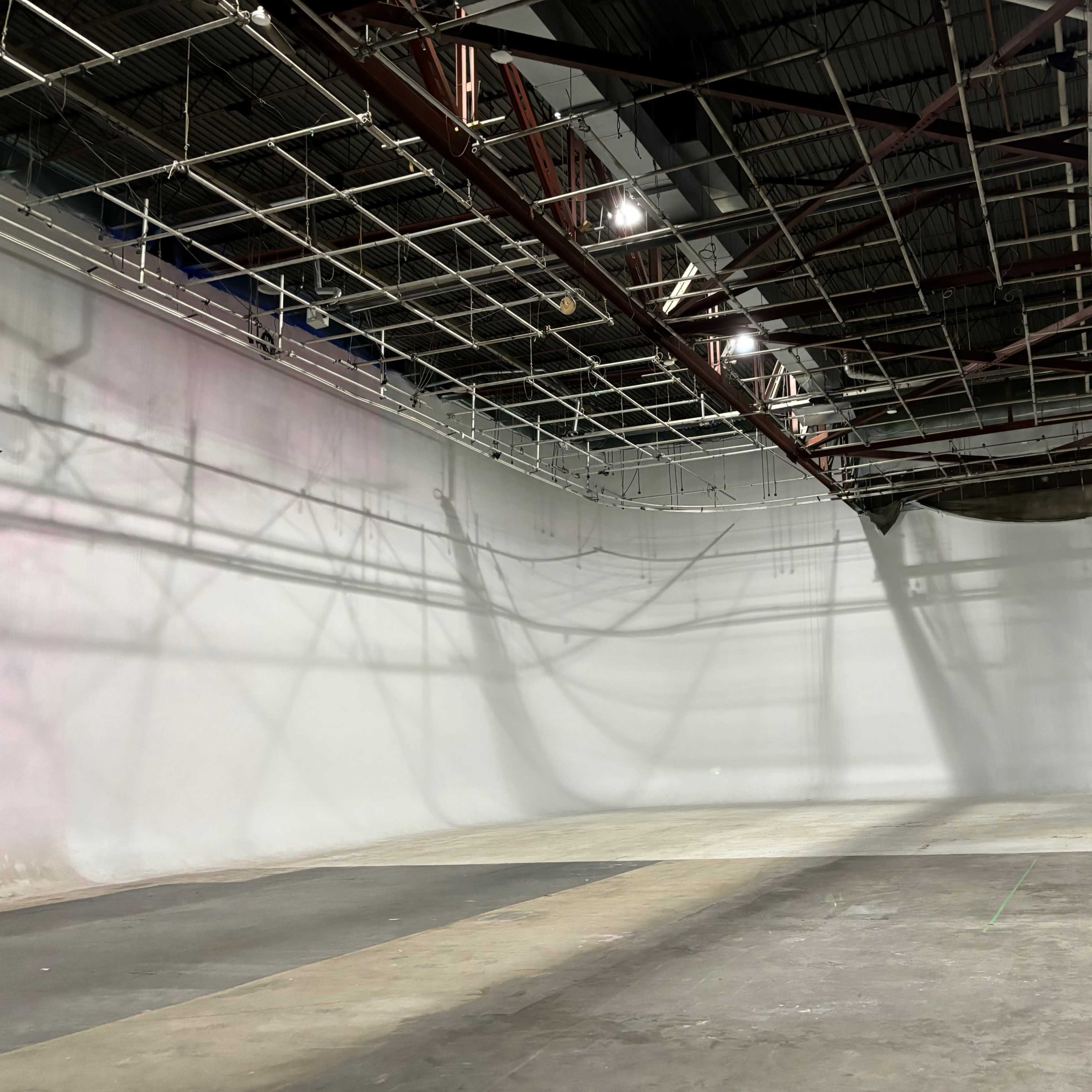 12,000 sq ft clear span studio space in Toronto Image in Clairlea, Toronto, ON