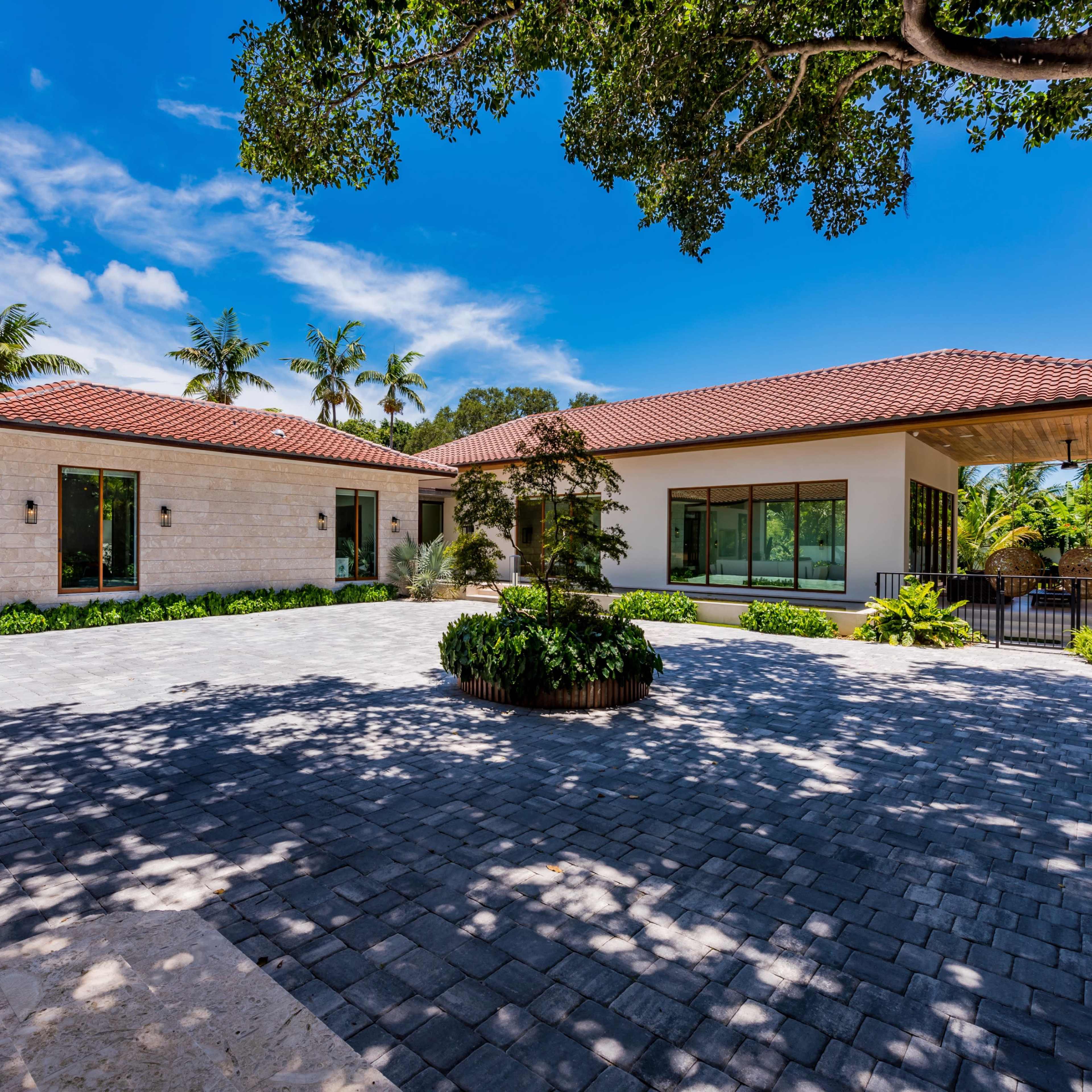 Greenery Estate Image in Upper East Side, Miami, FL